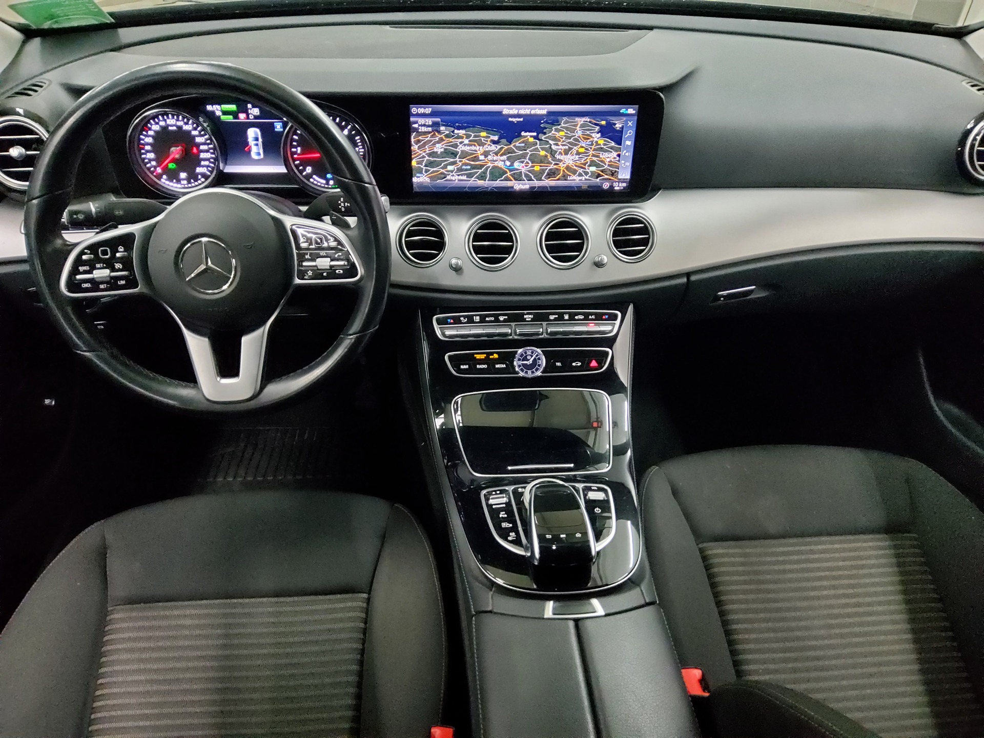 Mercedes-Benz E 300 de Navi LED Rückfahrkamera 5