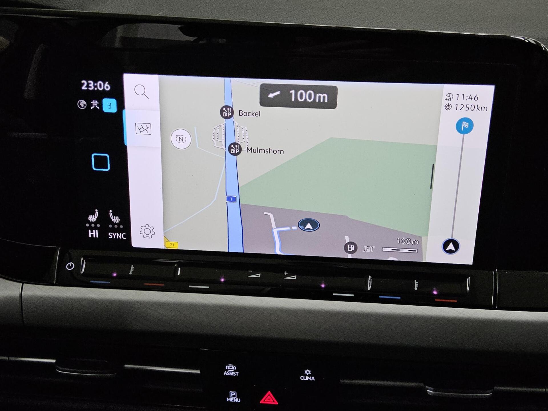 Volkswagen Golf-8 2.0 TDI Life Navi DC LED Shz ACC PDC AHK 7