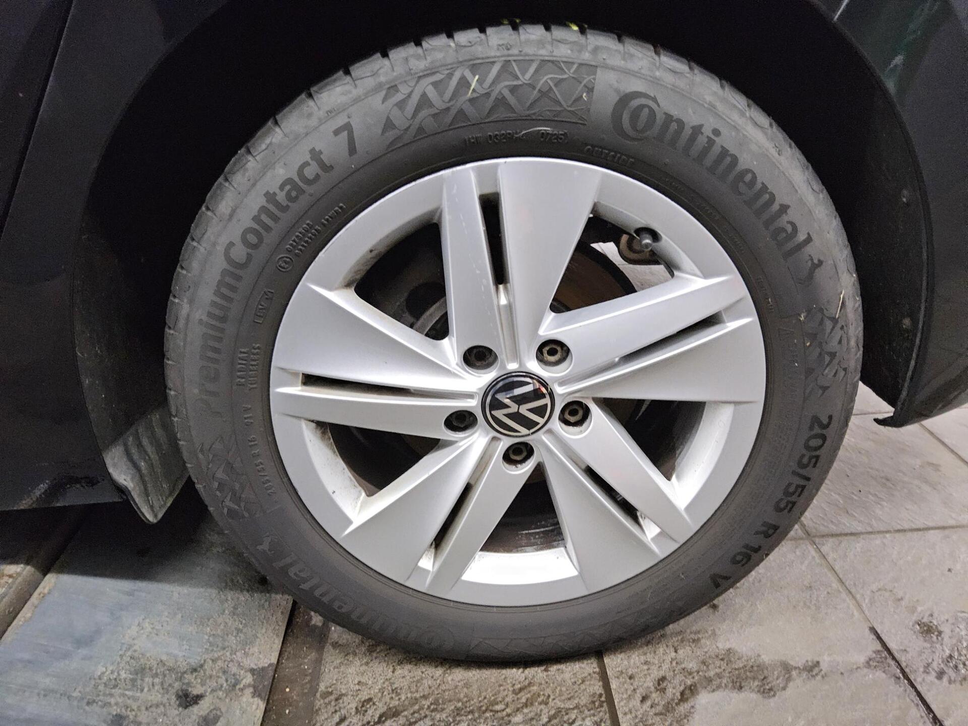 Volkswagen Golf-8 2.0 TDI Life Navi DC LED Shz ACC PDC AHK 11