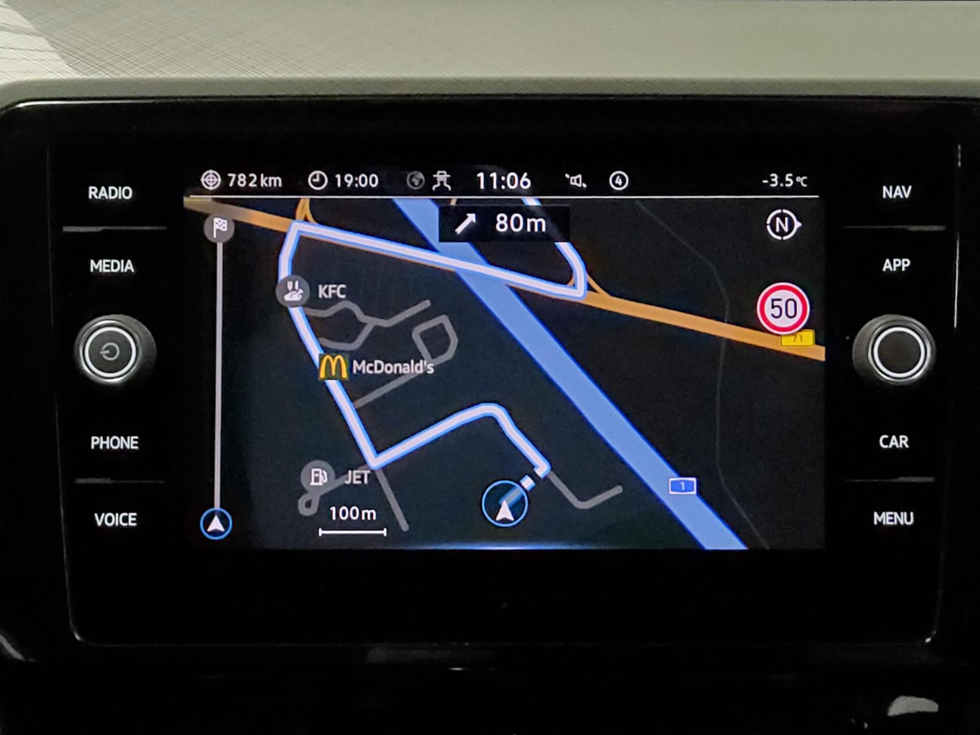 Volkswagen Passat Var. 2.0 TDI Business Navi LED RfK AHK 7