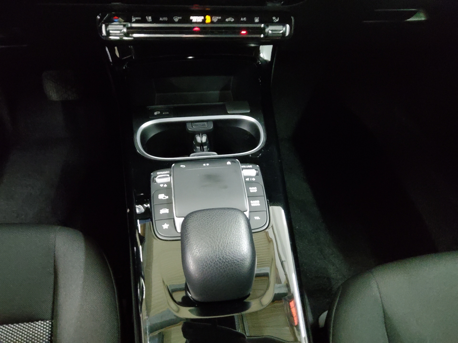 Mercedes-Benz A 250 Lim. e Navi MBUX PDC SHZ Tempomat 6