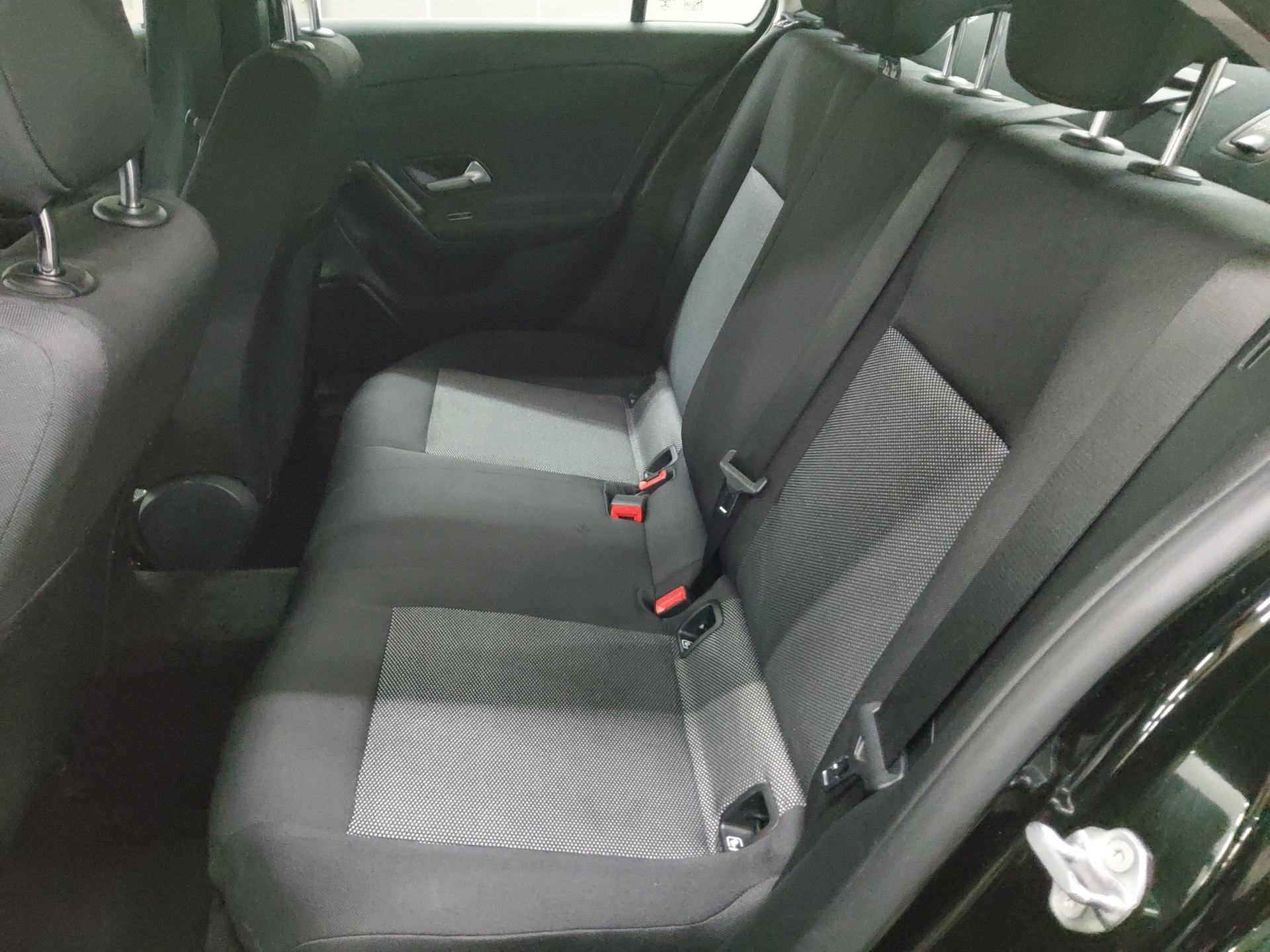 Mercedes-Benz A 250 Lim. e Navi MBUX PDC SHZ Tempomat 13