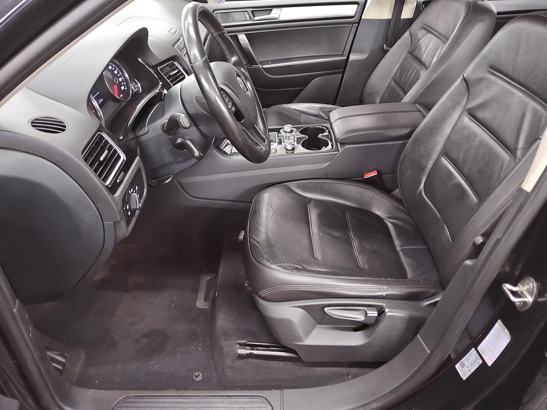 Volkswagen Touareg 3.0 TDI 4M R-Line Luft Leder Navi AHK 8