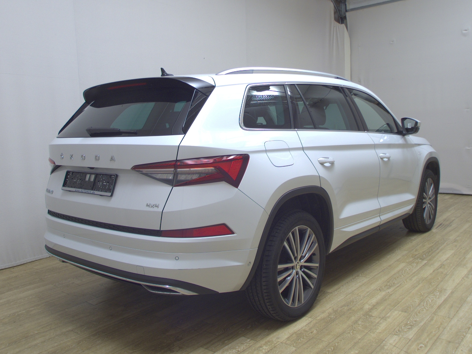 Skoda Kodiaq 2.0 TDI 4x4 L&K DCC Leder Pano vc StHzg 4