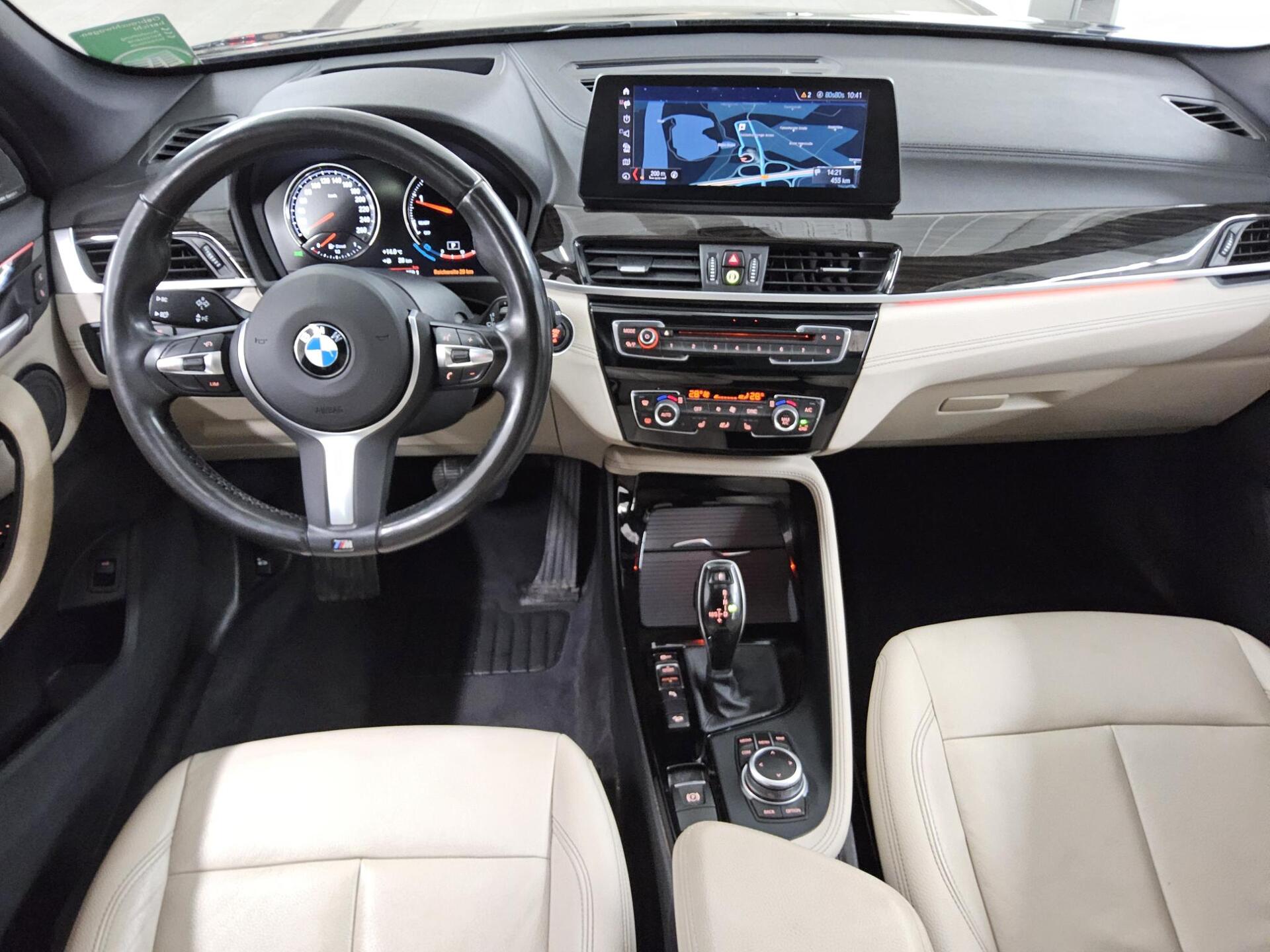 BMW X1 xDrive20d X-Line Leder Pano H-K Navi+ HuD LED 5