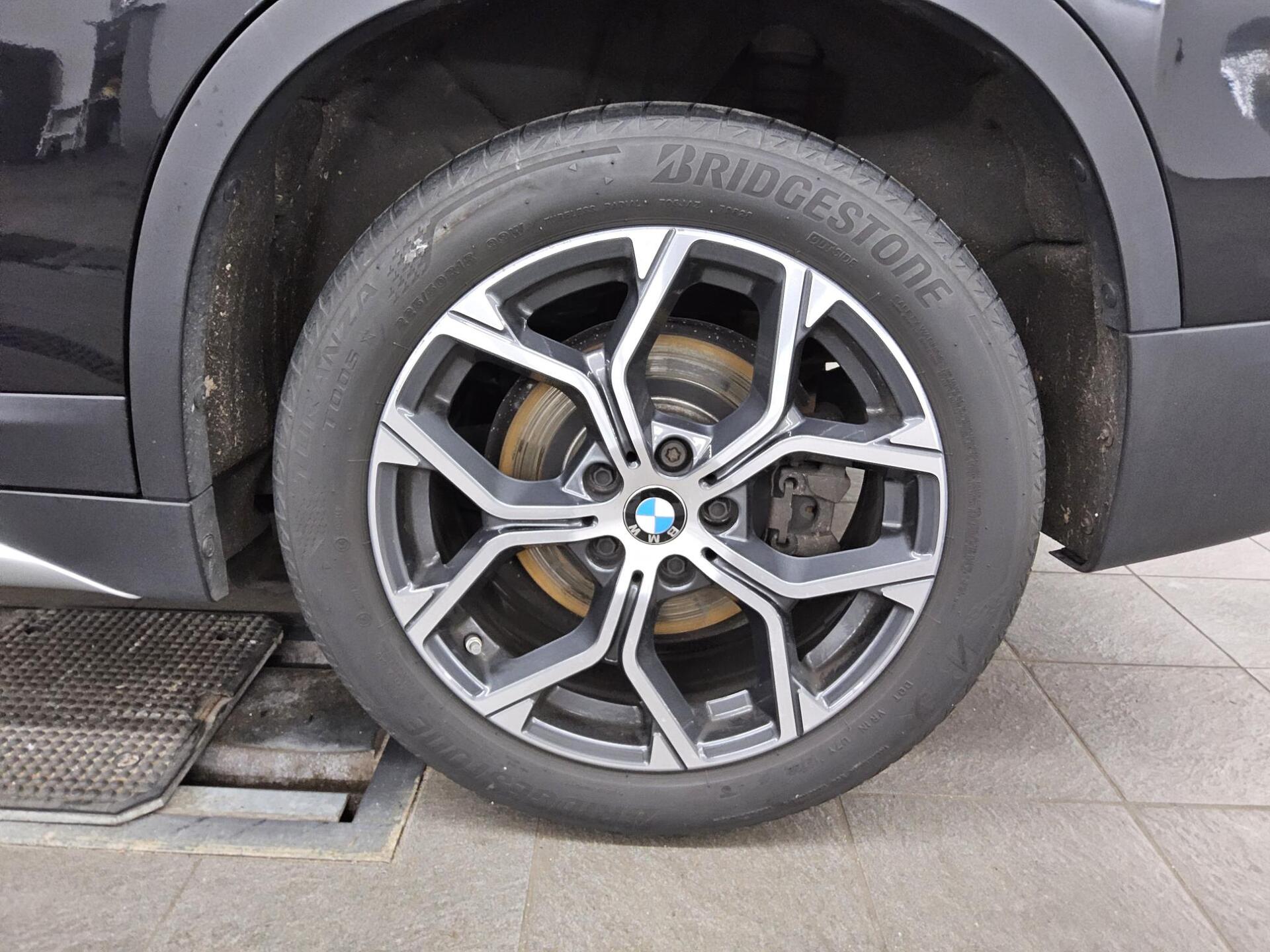 BMW X1 xDrive20d X-Line Leder Pano H-K Navi+ HuD LED 10