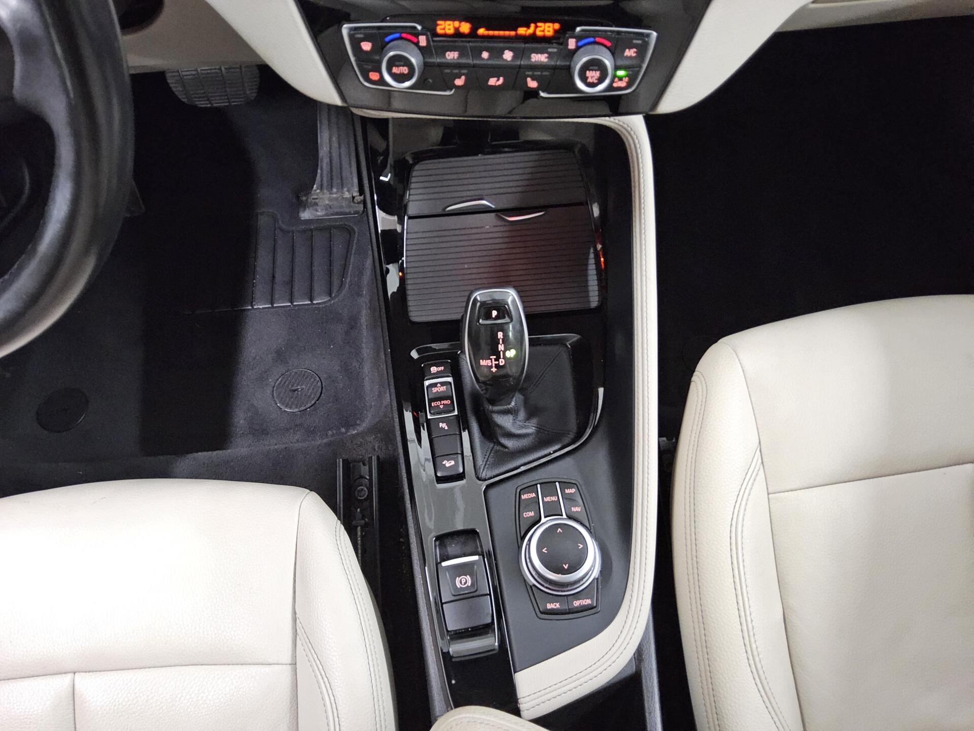 BMW X1 xDrive20d X-Line Leder Pano H-K Navi+ HuD LED 6