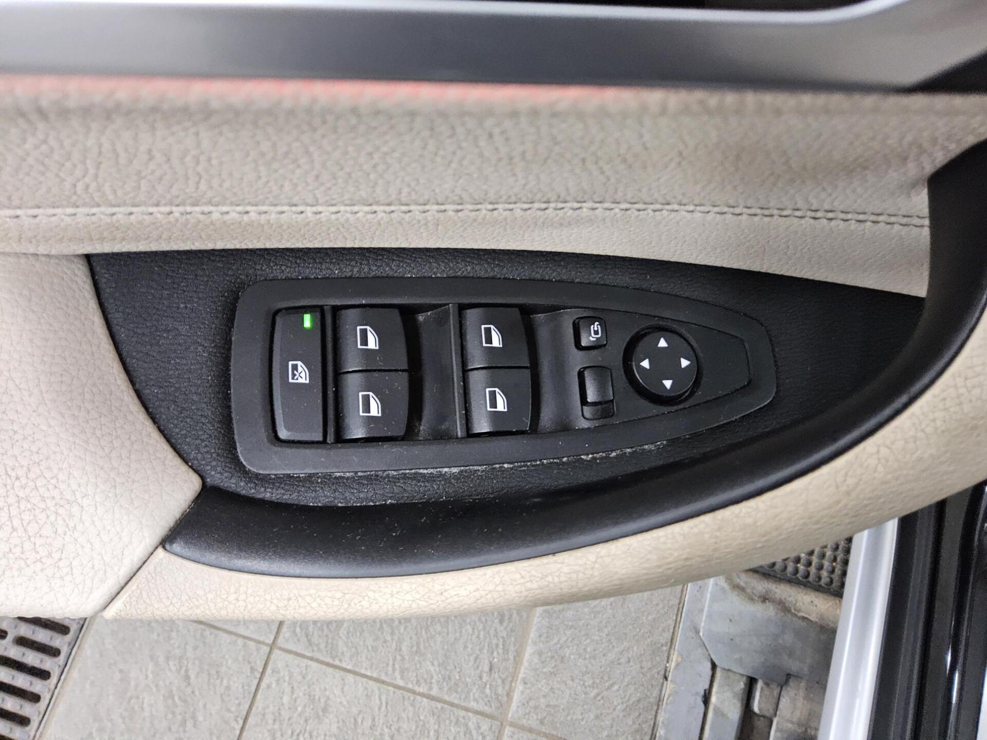 BMW X1 xDrive20d X-Line Leder Pano H-K Navi+ HuD LED 9