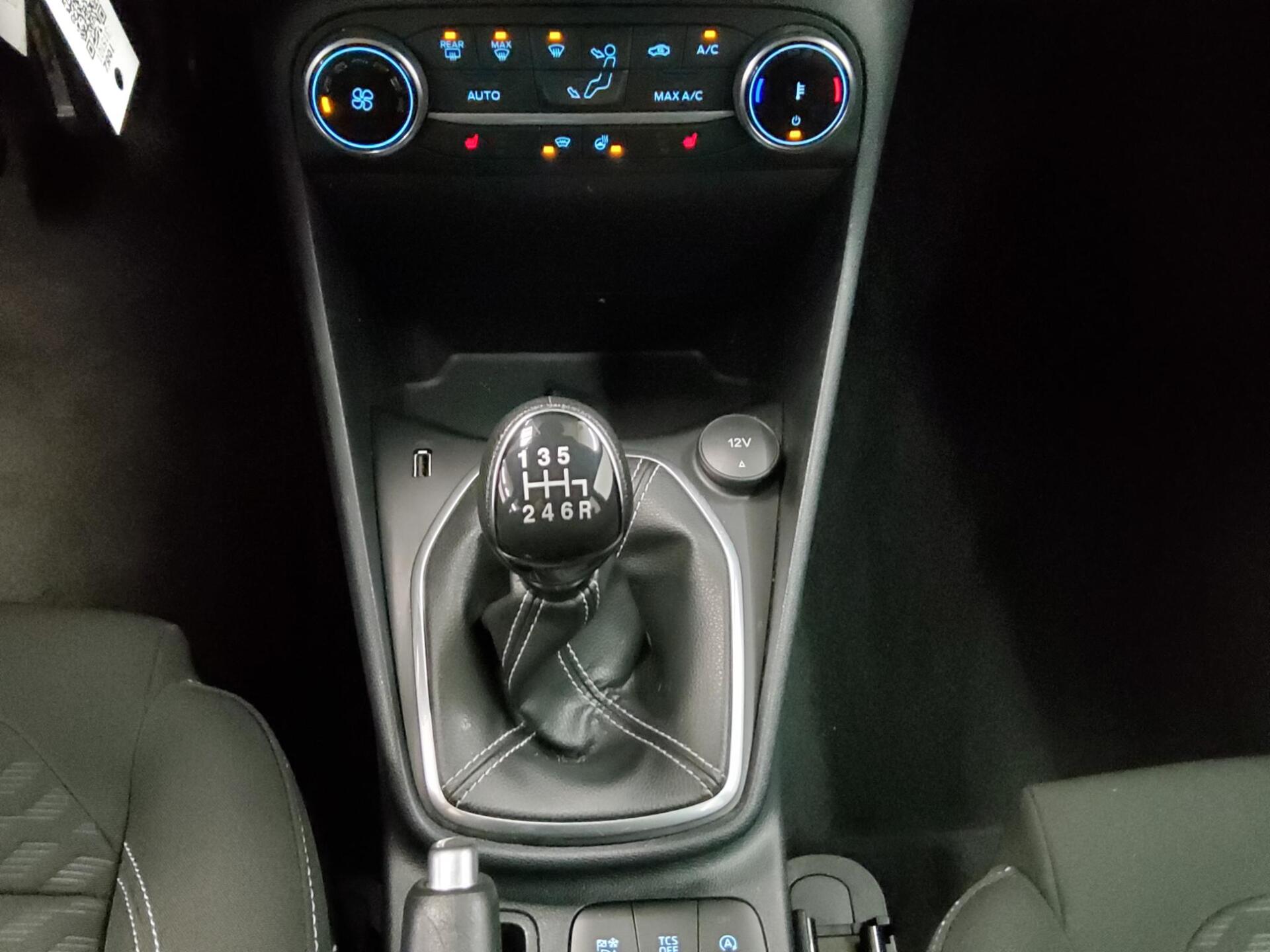 Ford Fiesta 1.0 EB Titanium LED Shz Tempomat PDC 6