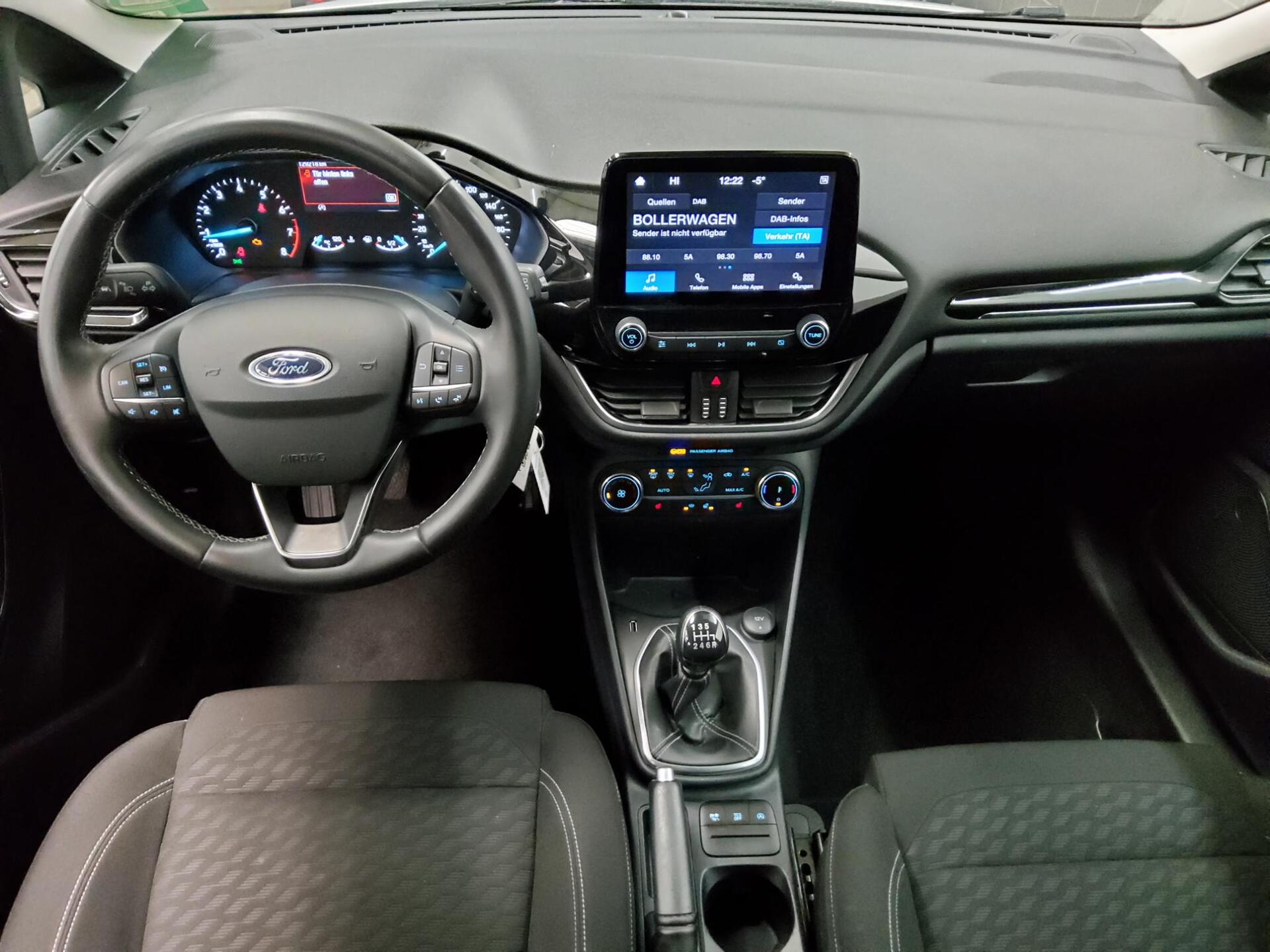 Ford Fiesta 1.0 EB Titanium LED Shz Tempomat PDC 5