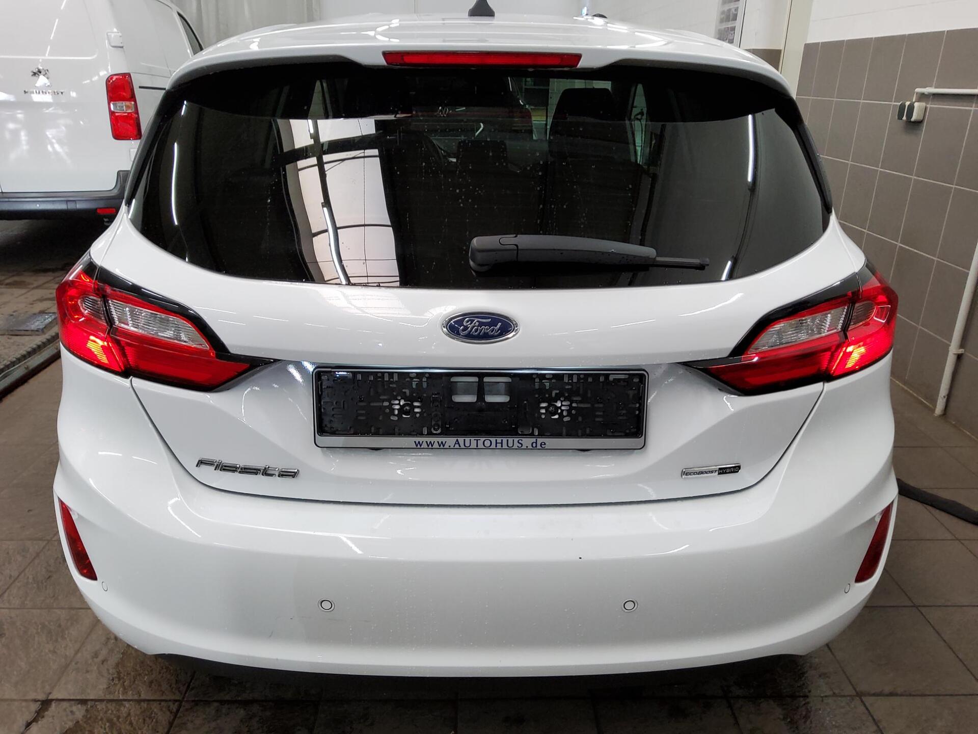 Ford Fiesta 1.0 EB Titanium LED Shz Tempomat PDC 10
