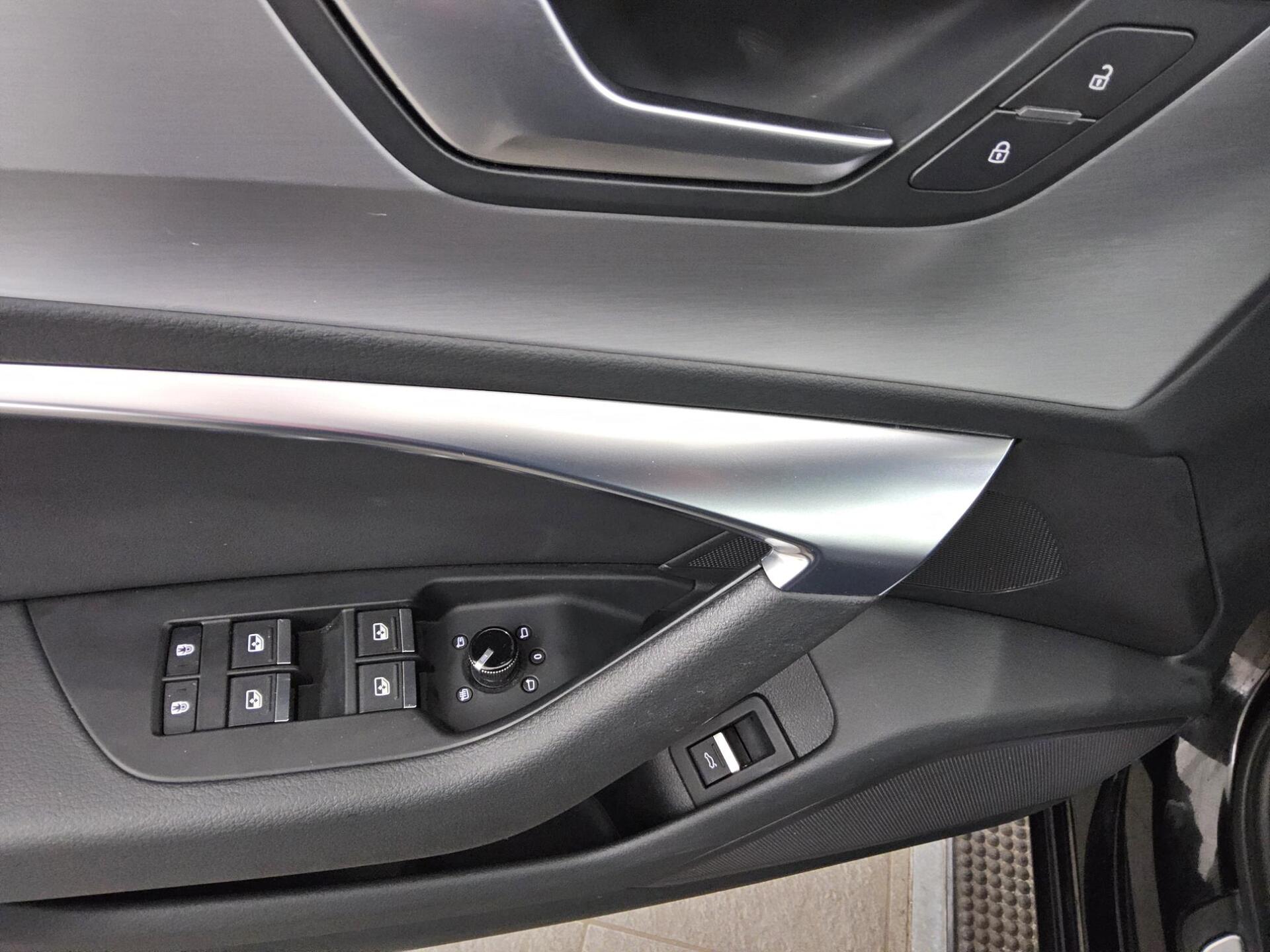 Audi A6 Avant 40 TDI Qu. sport Navi LED vc+ AHK Sound 10