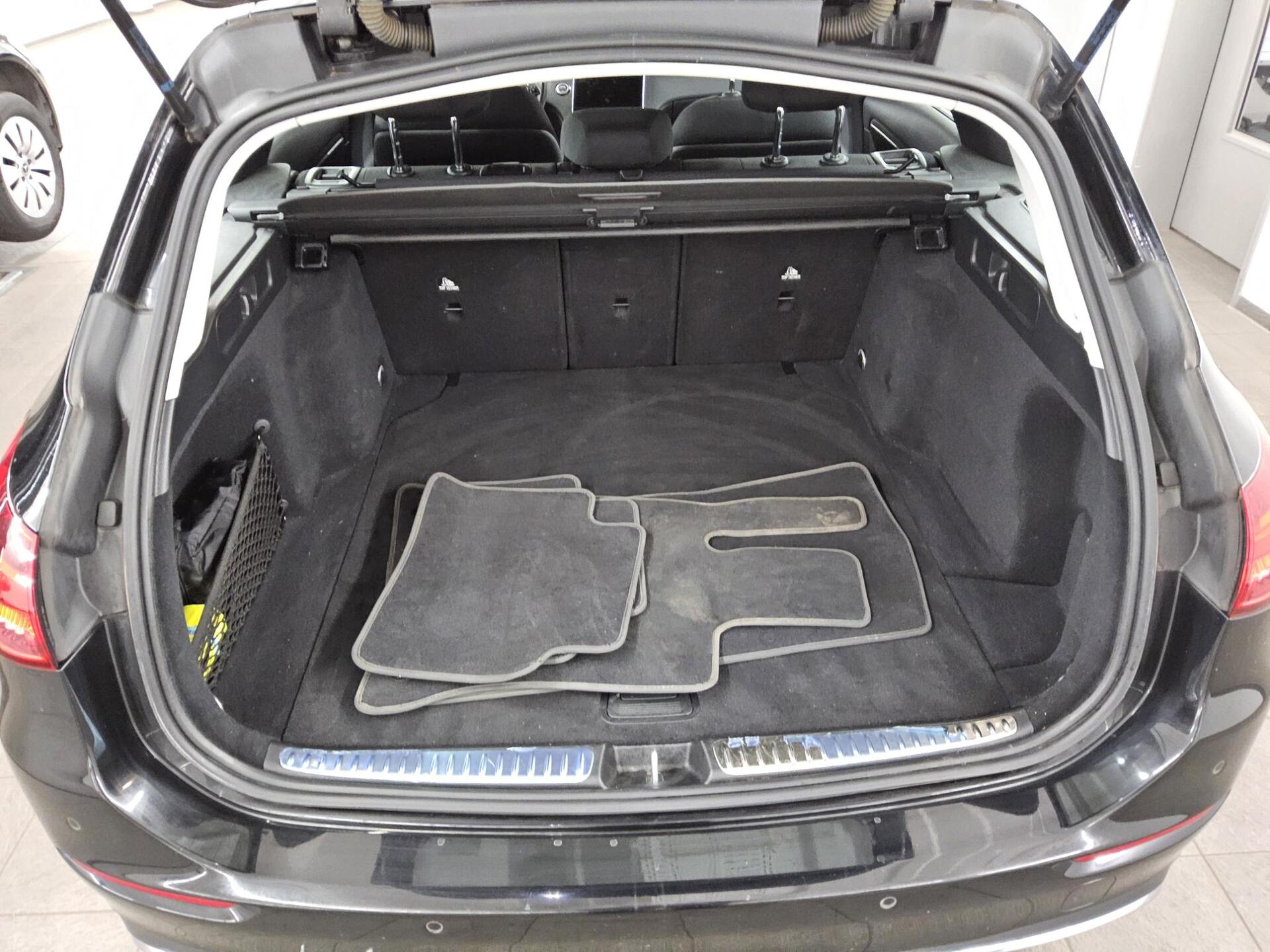 Mercedes-Benz C 220 T d Avantgarde Navi LED RfK Shz Tempomat 12