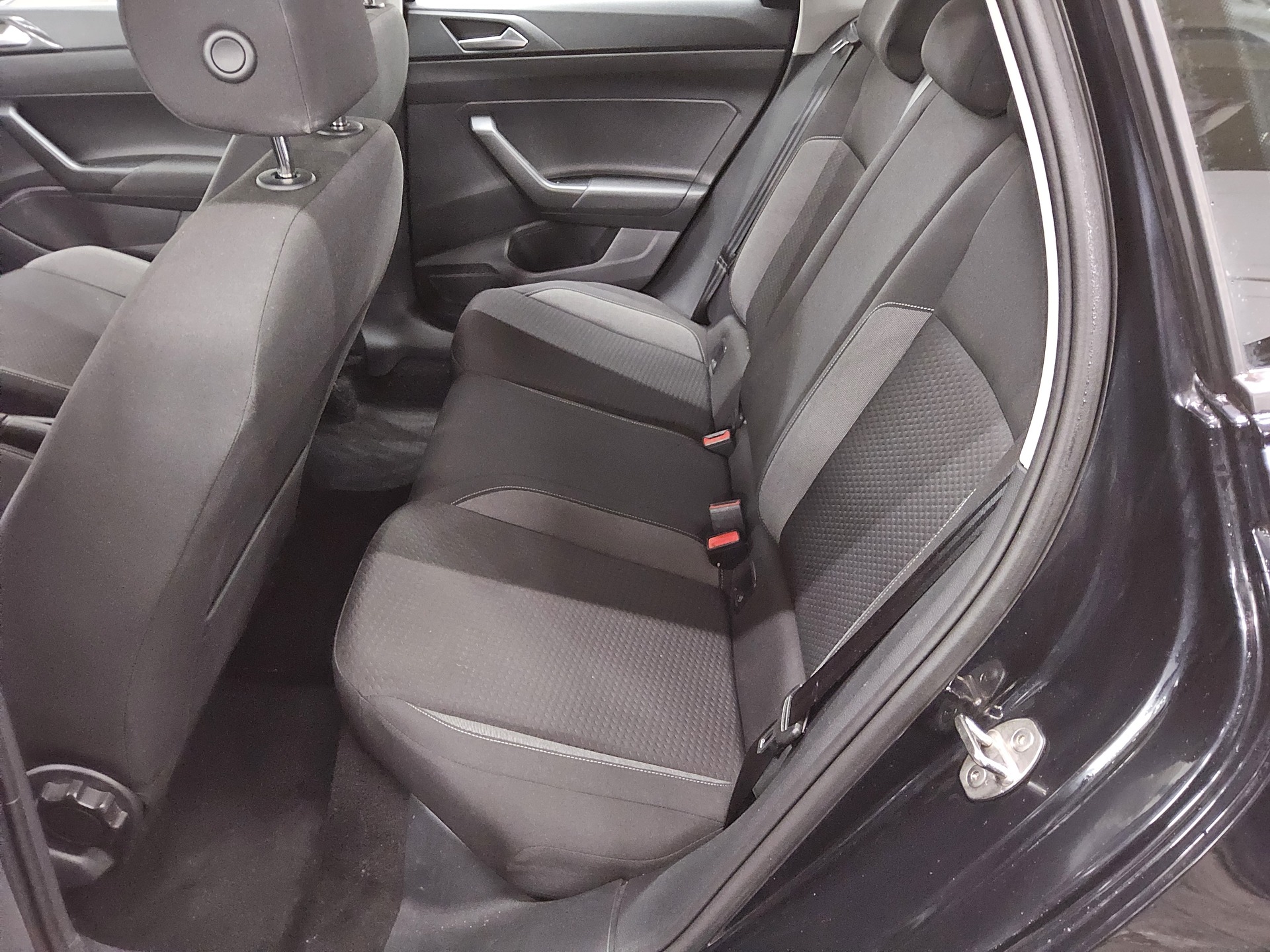 Volkswagen Taigo 1.0 TSI Life NaviDC PDC Shz 13