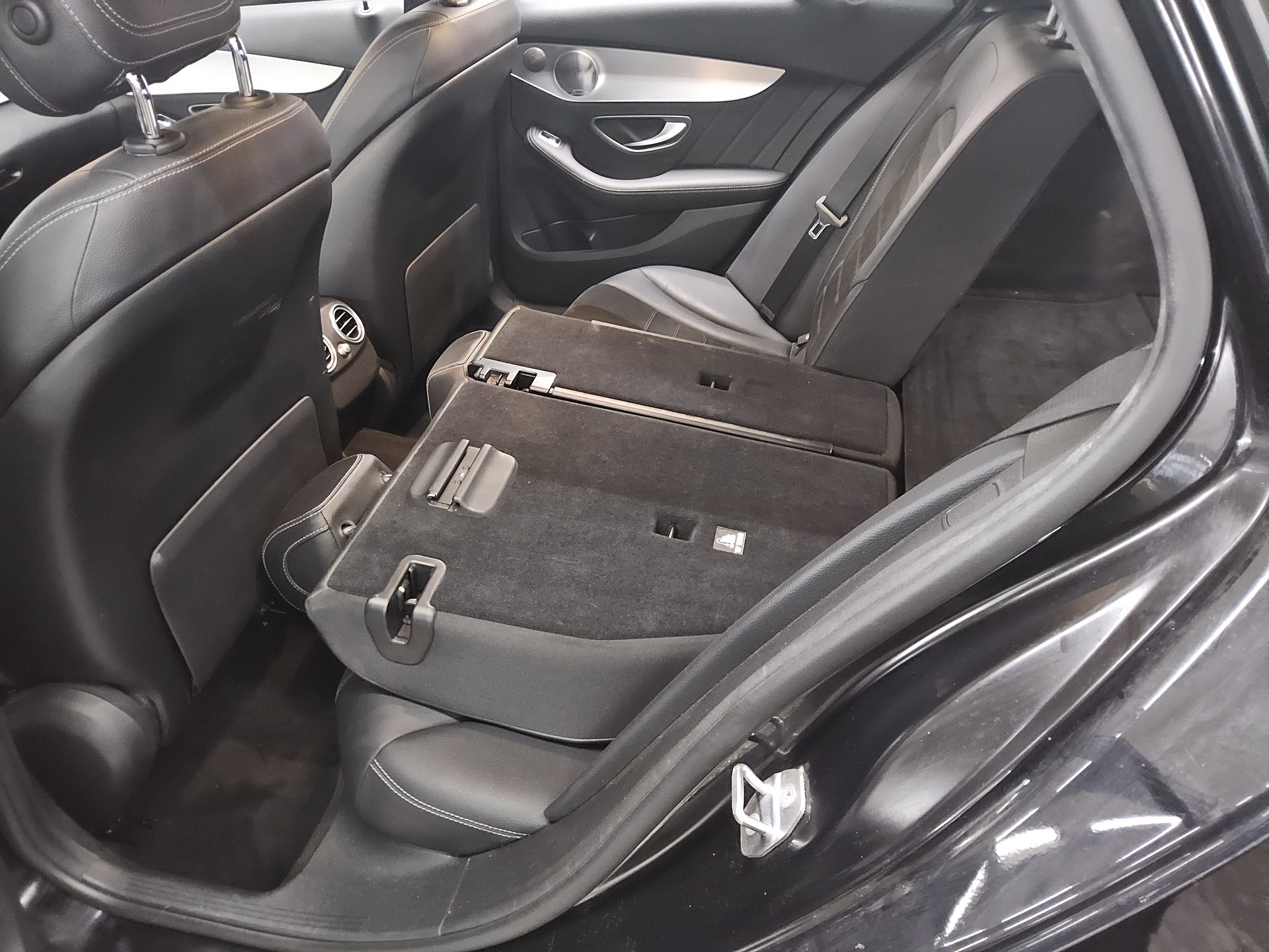 Mercedes-Benz C 220 T d AMG-Line Navi LED Burmester AHK RFK 13