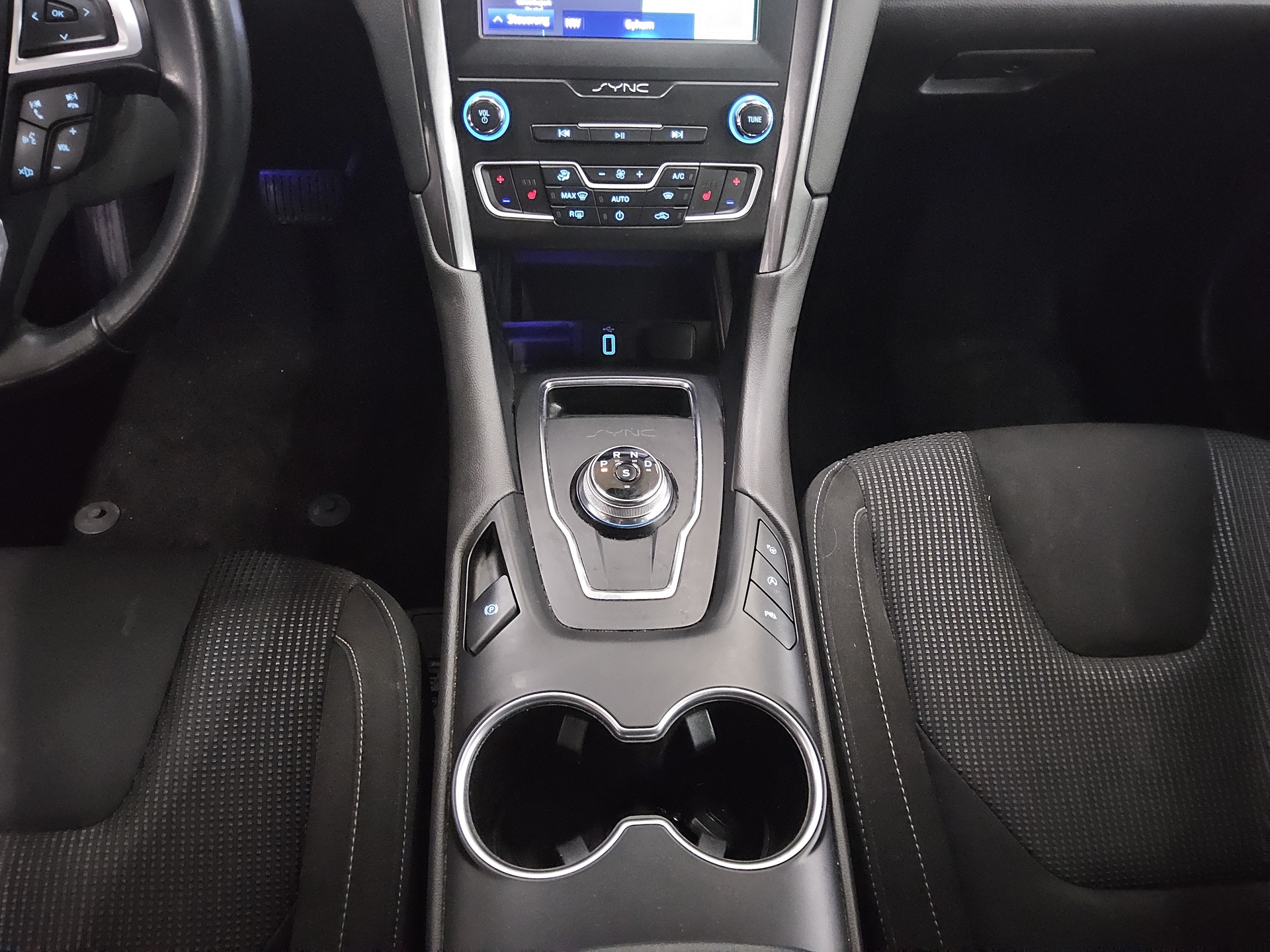 Ford Mondeo 2.0 EB Titanium Navi Rfk AHK DAB 6