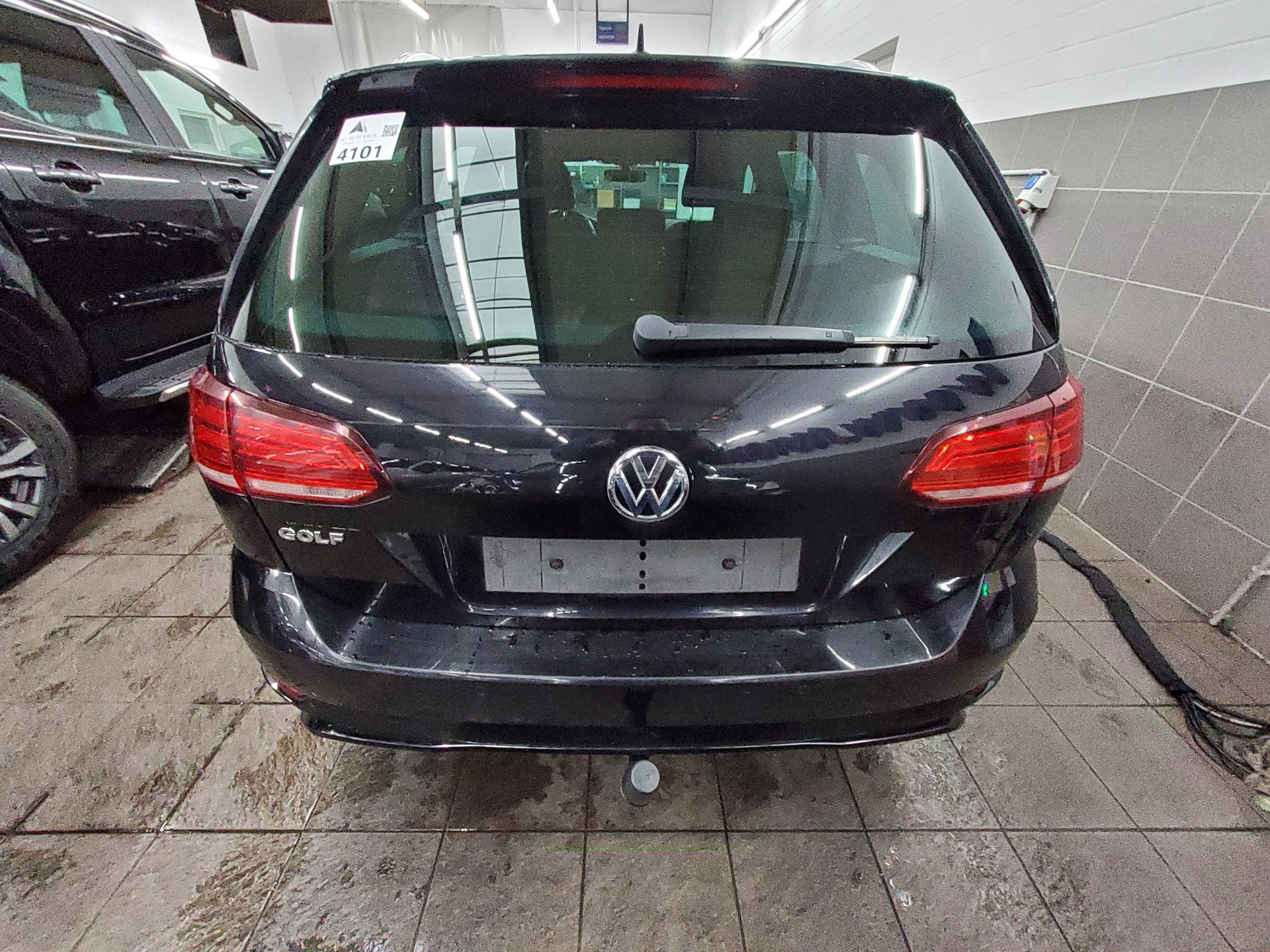 Volkswagen Golf-7 Var. 2.0 TDI R-Line LED AHK RfK ACC 11