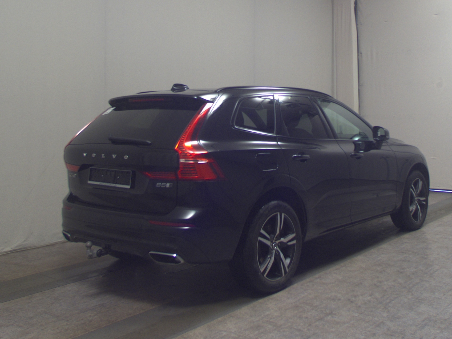 Volvo XC60 B5 AWD R-Design Navi LED+ H-K AHK RFK 4