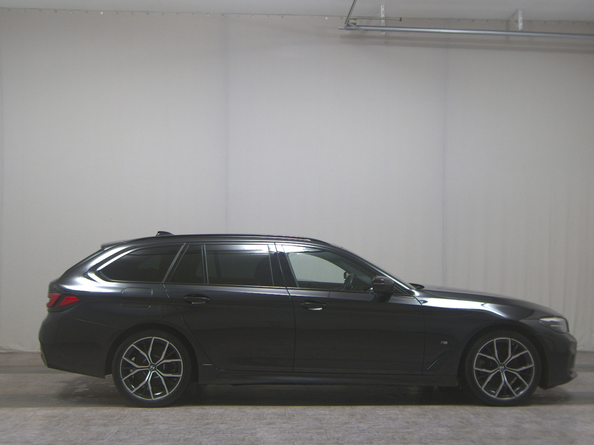 BMW 520iA Touring M-Sport Leder Navi LED LC-Pro RfK