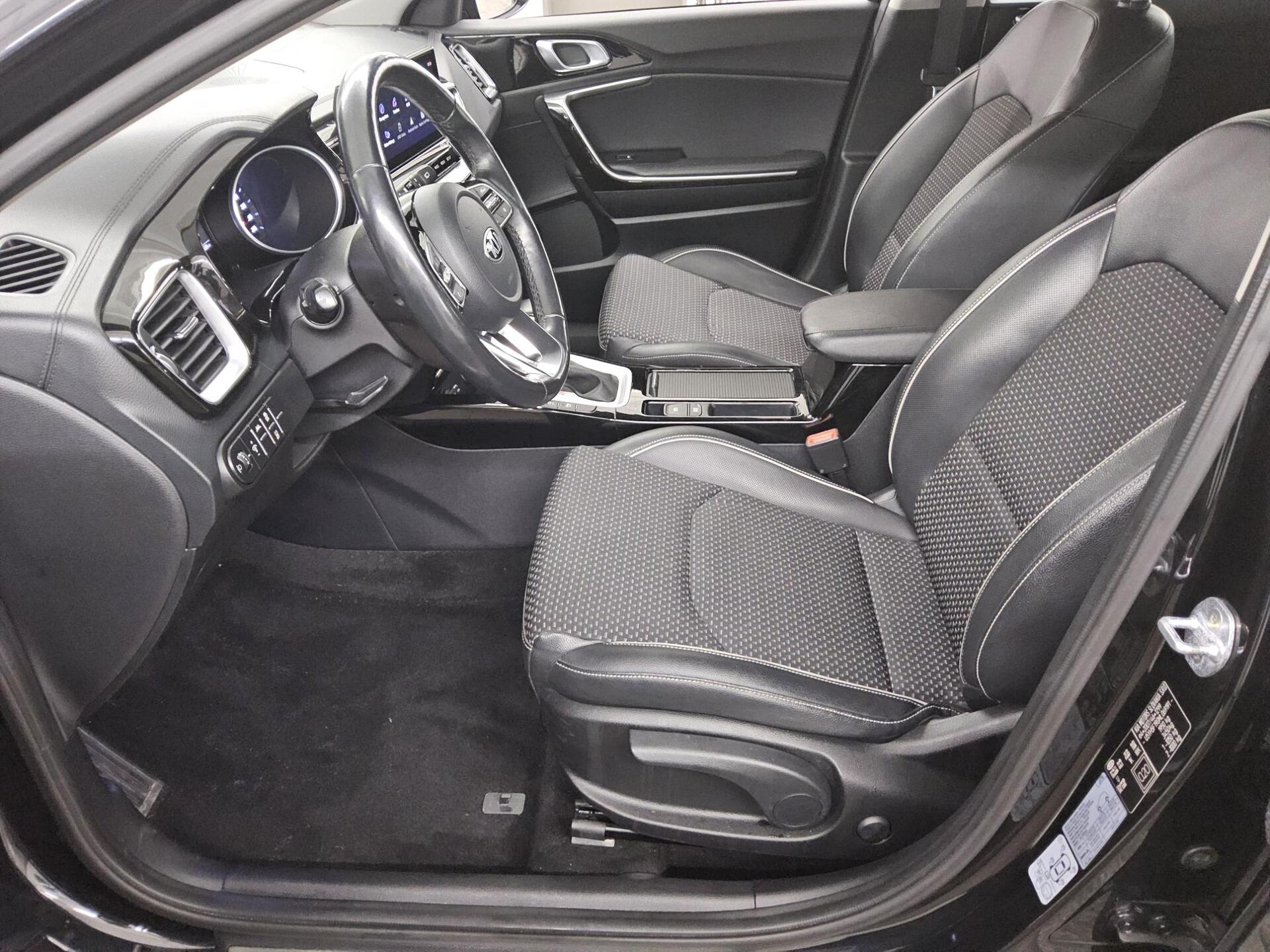 Kia cee'd 1.6 CRDI Spirit T-Leder Navi LED Sound JBL 8