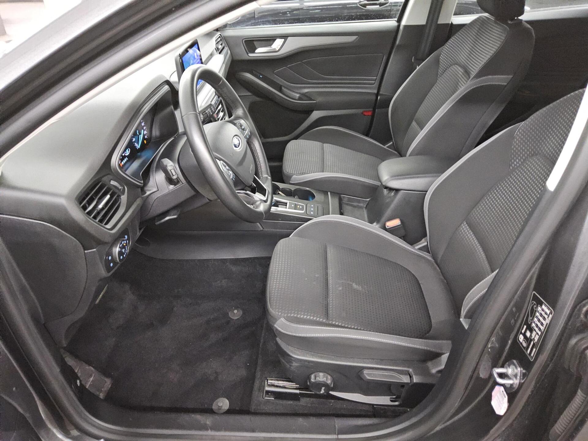 Ford Focus Turnier 1.5 EB Cool&Connect Navi LED DAB 8