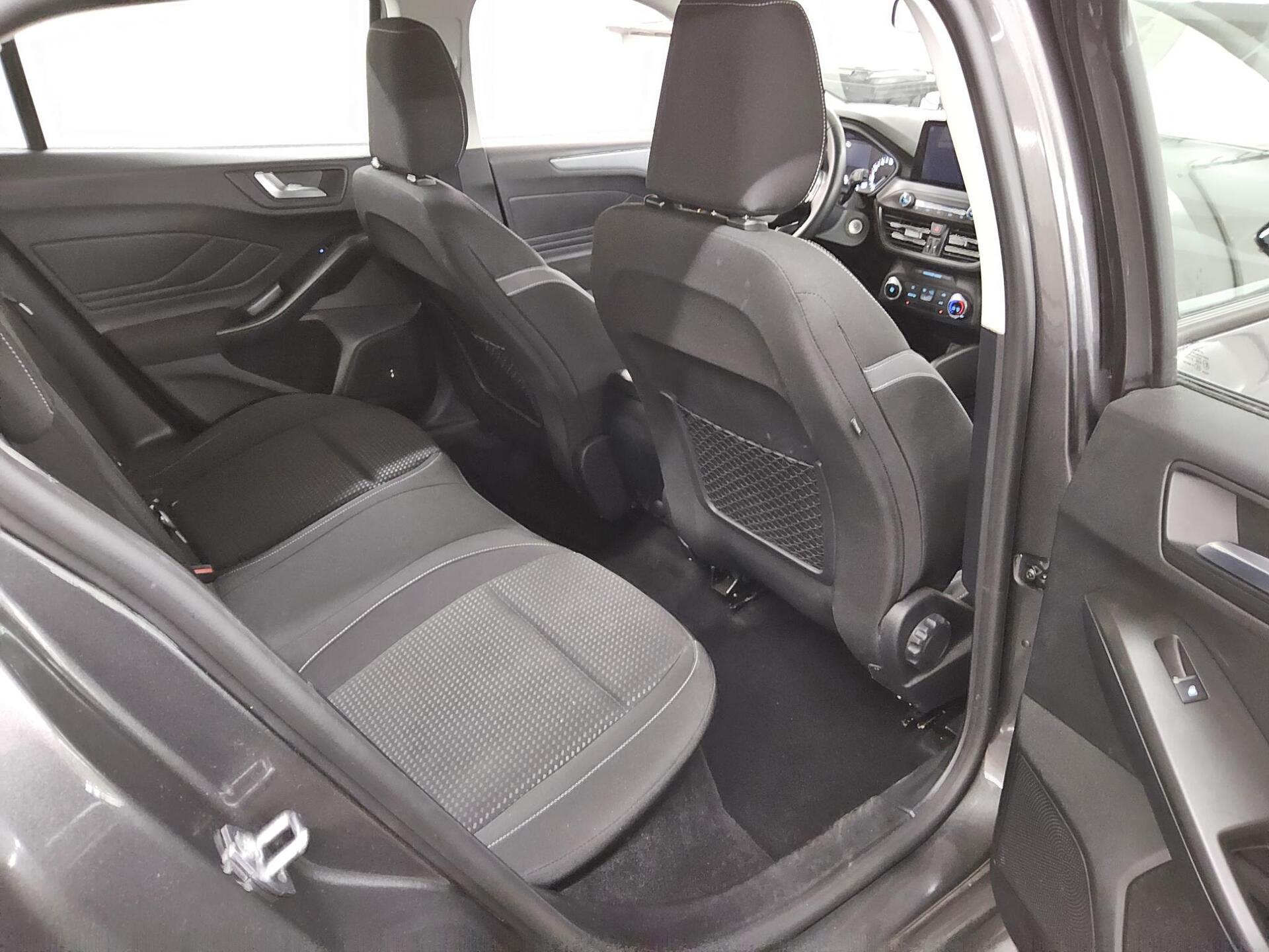 Ford Focus Turnier 1.5 EB Cool&Connect Navi LED DAB 13