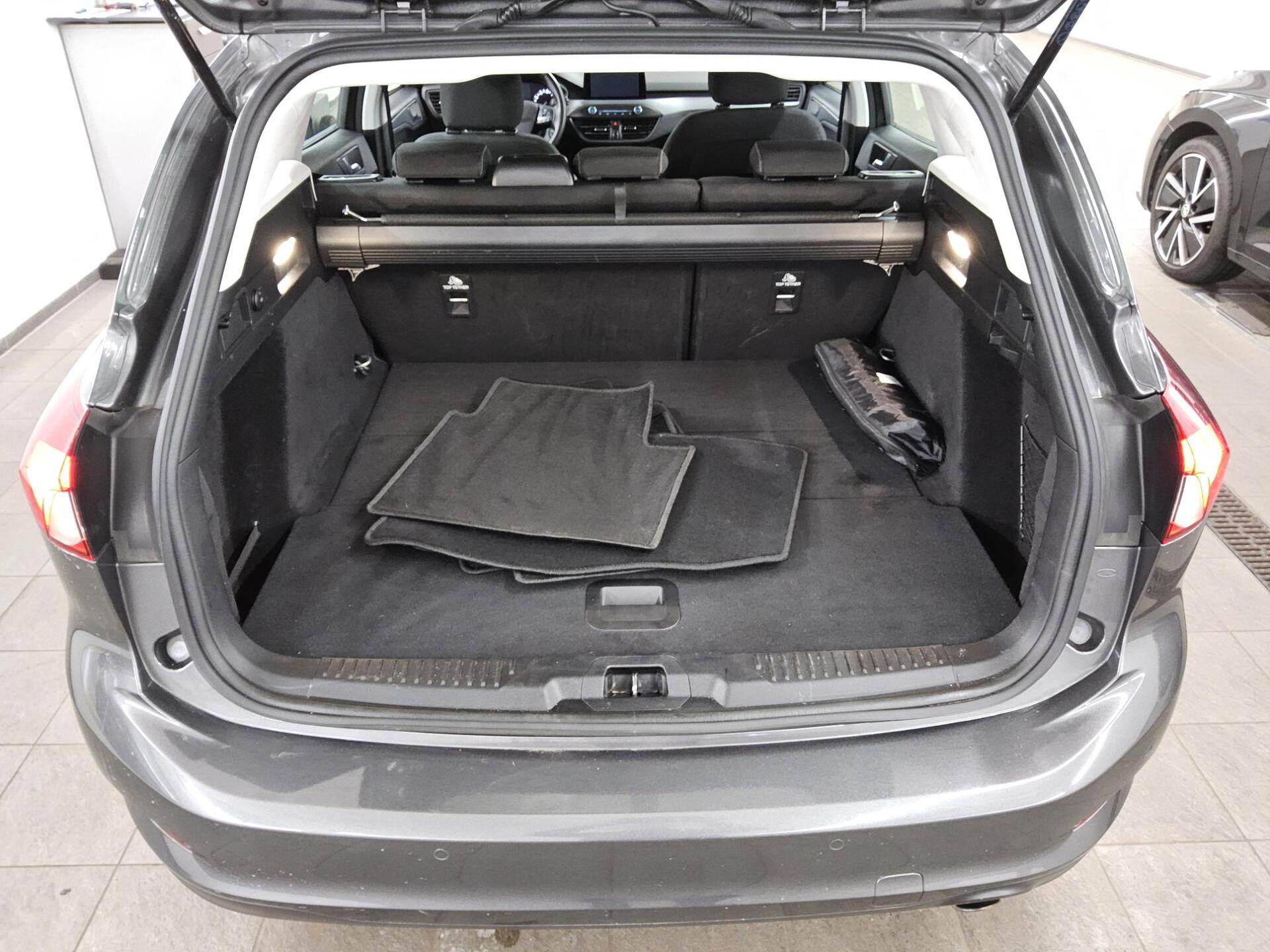 Ford Focus Turnier 1.5 EB Cool&Connect Navi LED DAB 11