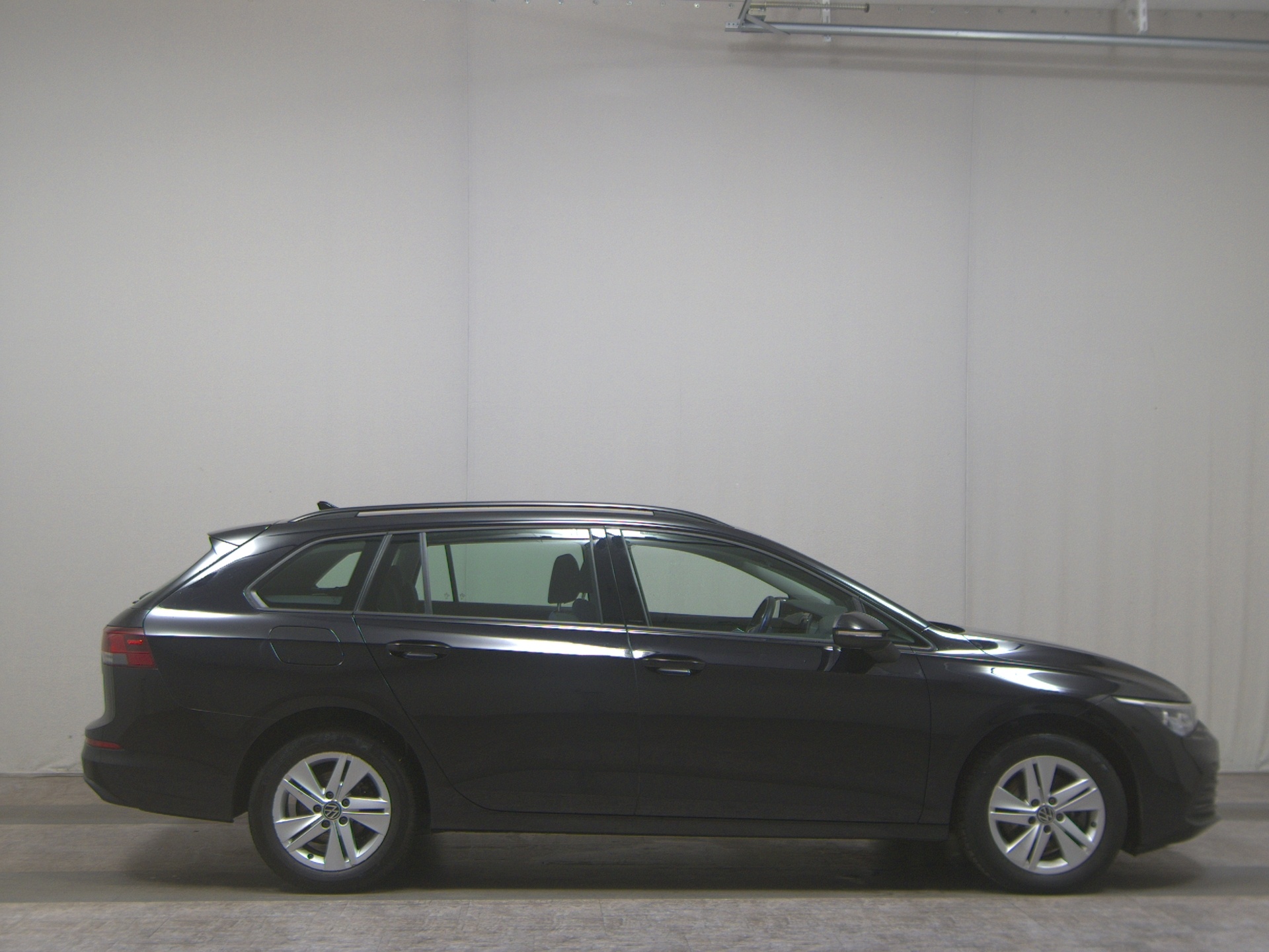 Volkswagen Golf-8 Var. 2.0 TDI Life Navi LED DC ACC Shz PDC