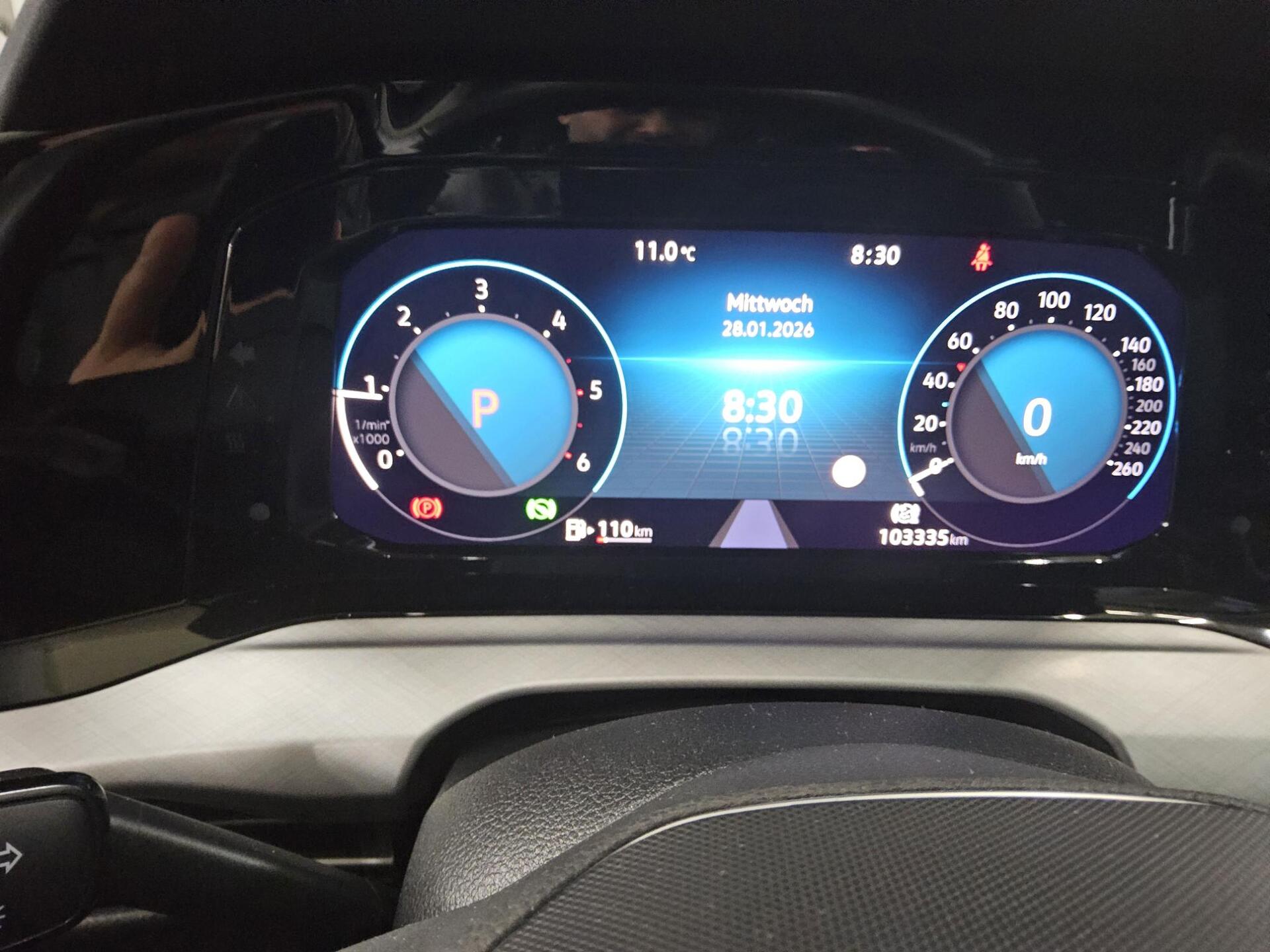 Volkswagen Golf-8 Var. 2.0 TDI Life Navi LED DC ACC Shz PDC 8