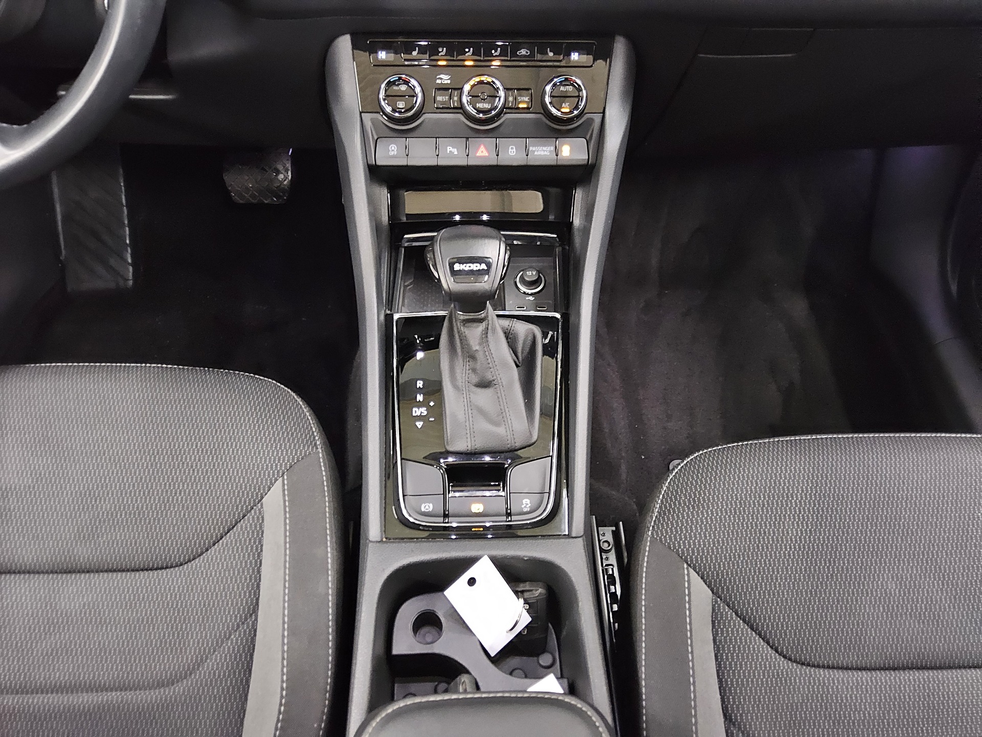 Skoda Kodiaq 2.0 TDI Ambition Navi vc Pano LED 4xSHZ 6