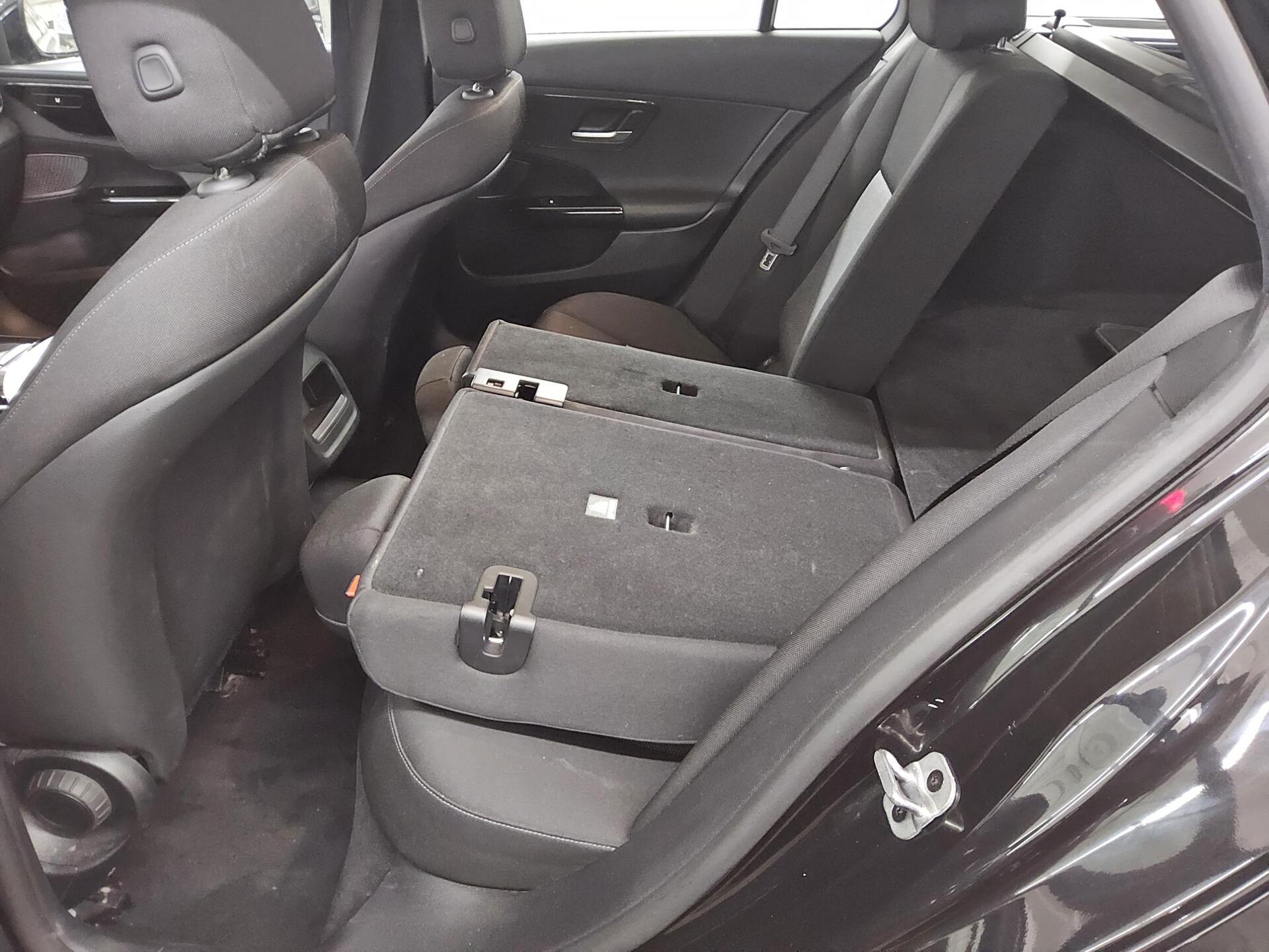 Mercedes-Benz C 200 T d Avantgarde Navi LED RfK AHK PDC Shz 13