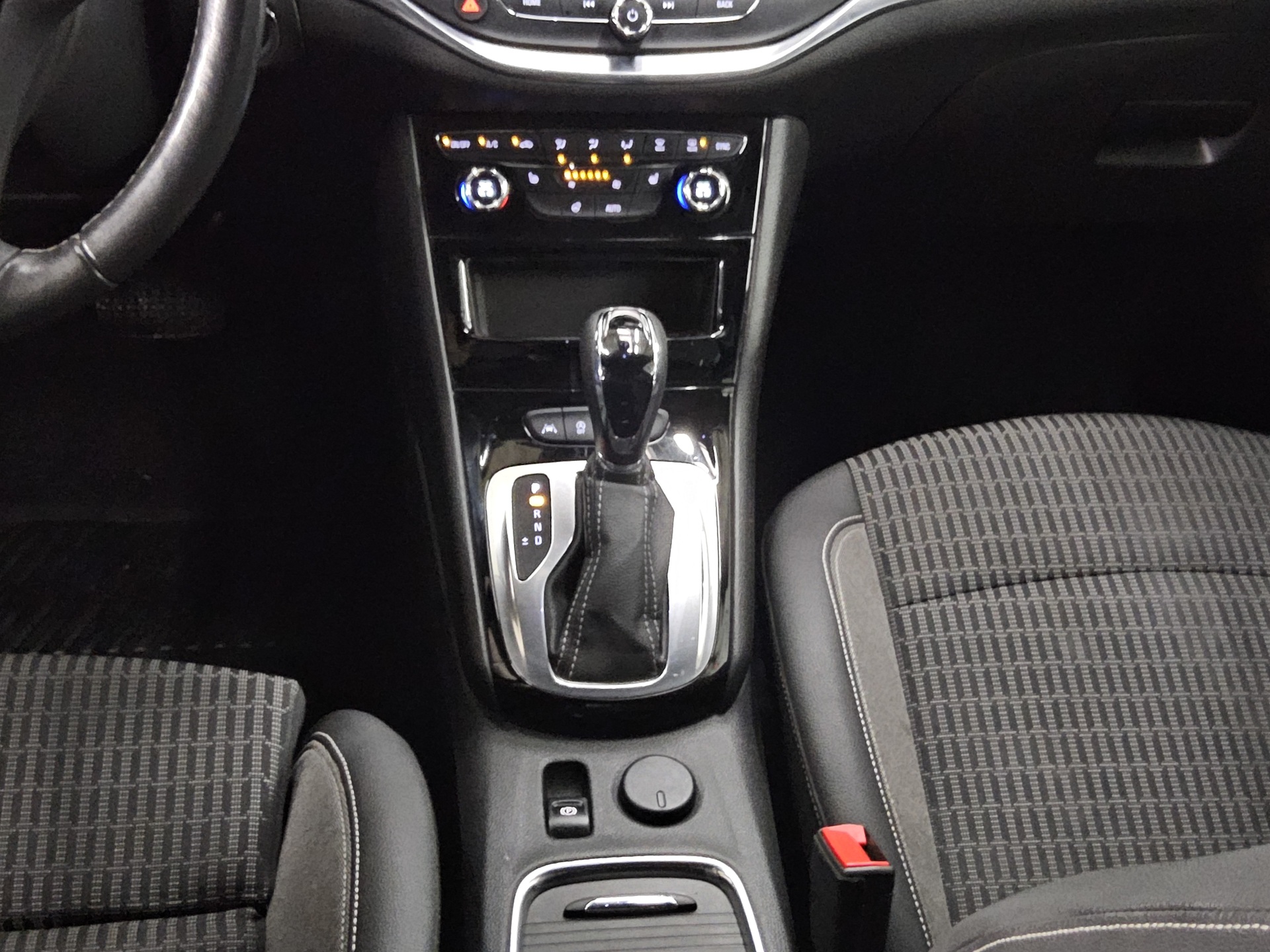 Opel Astra 1.5 D Business Ed. Navi LED RFK 6