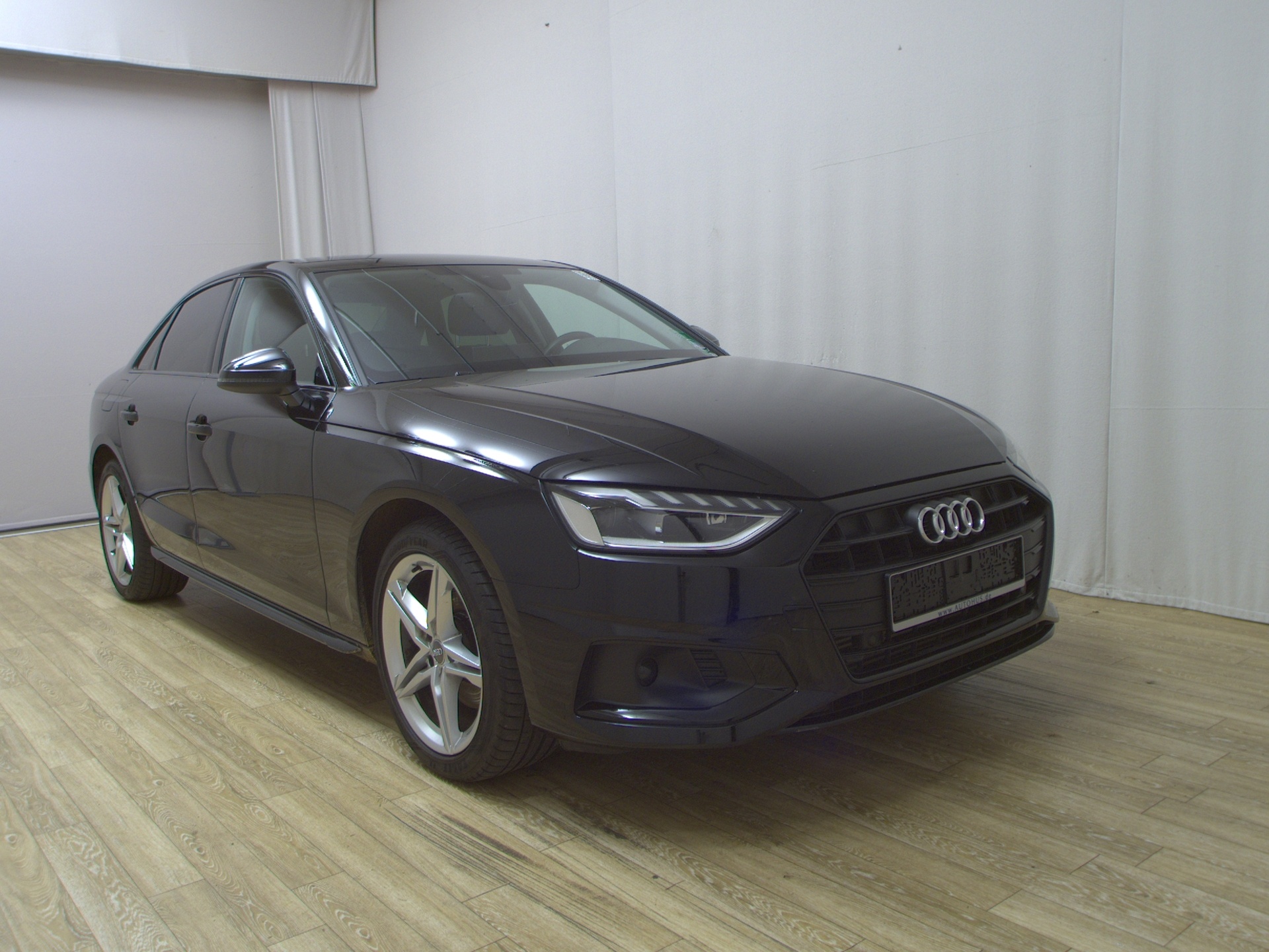 Audi A4 40 TFSI advanced LED Sportsitze Sound Shz PDC 3