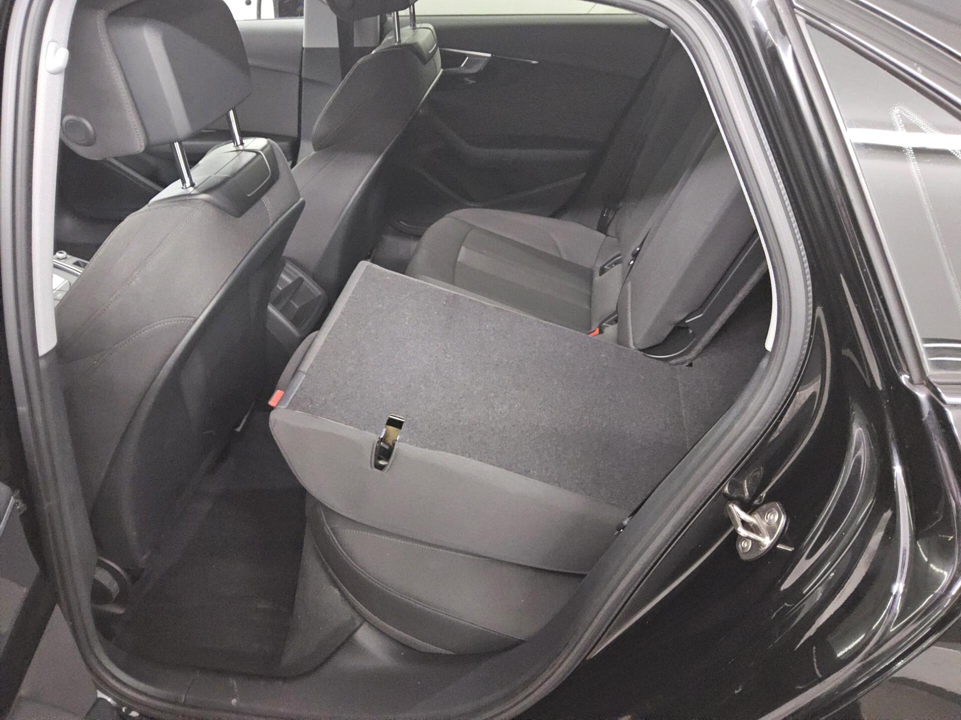 Audi A4 40 TFSI advanced LED Sportsitze Sound Shz PDC 12