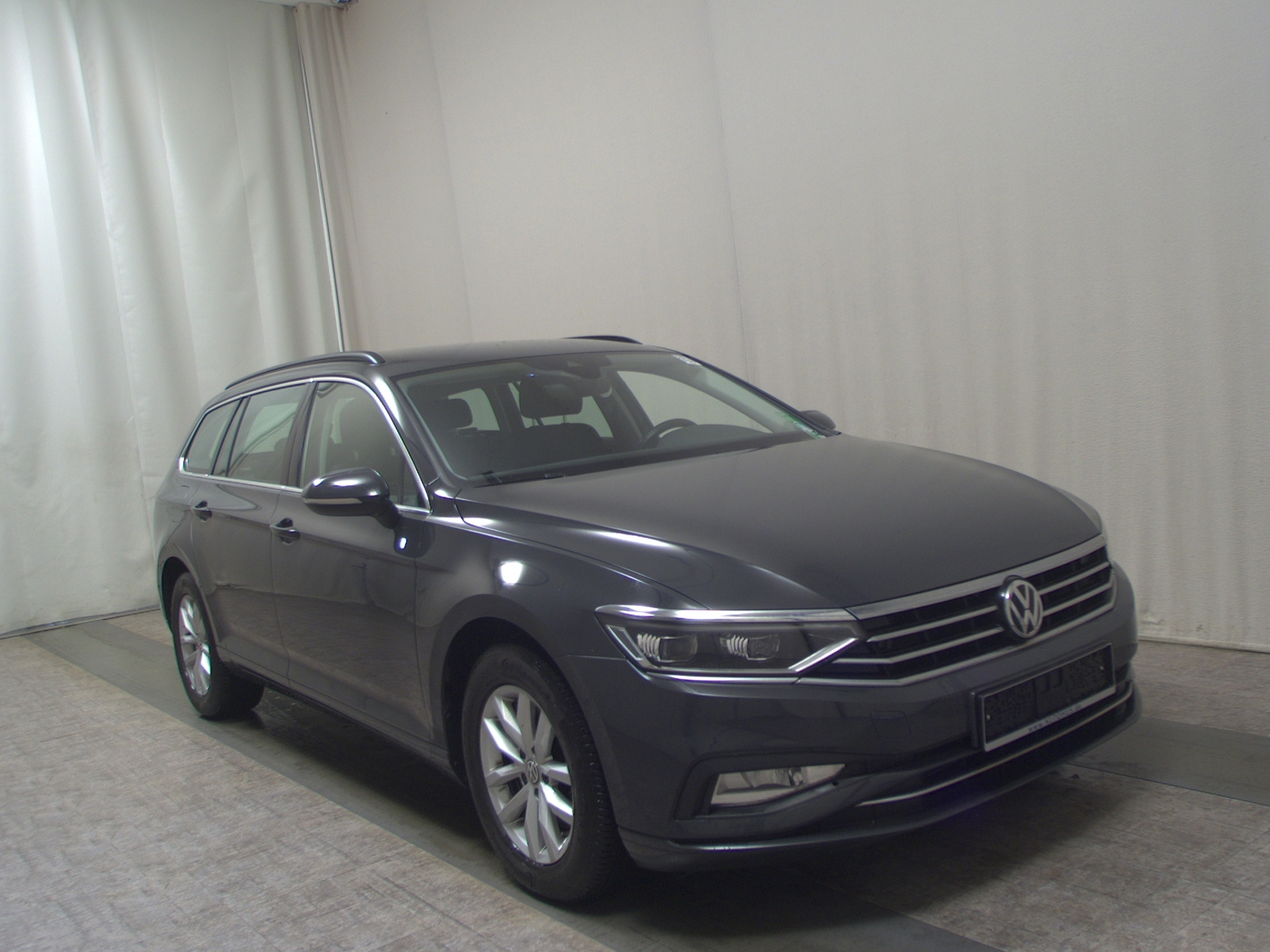 Volkswagen Passat Var. 2.0 TDI Business Navi IQ.Light AID 3