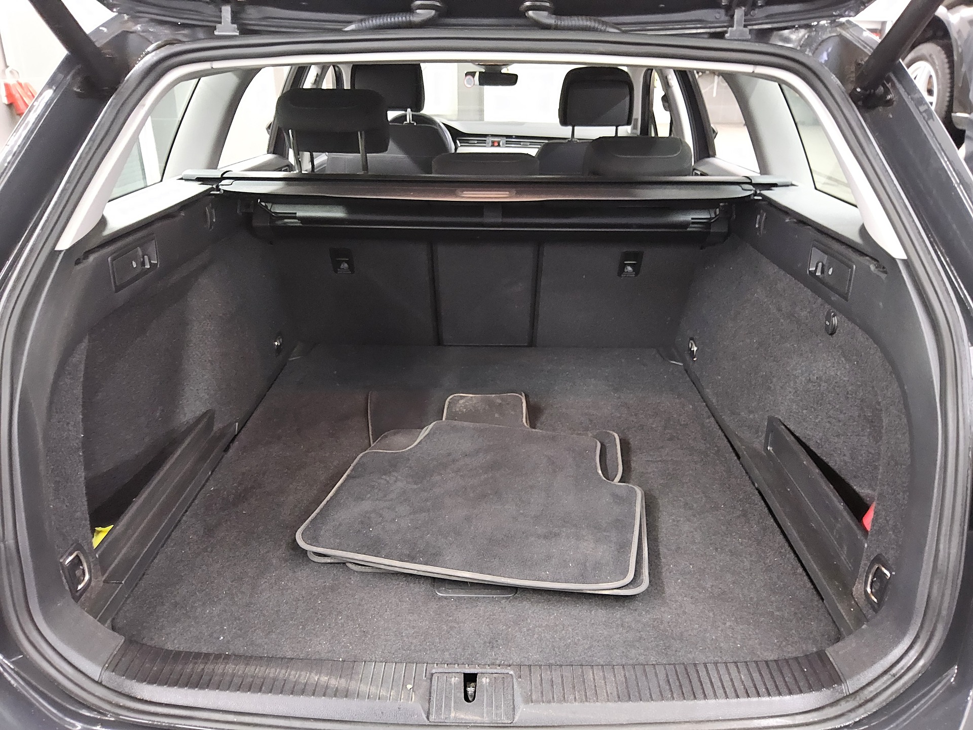 Volkswagen Passat Var. 2.0 TDI Business Navi IQ.Light AID 11