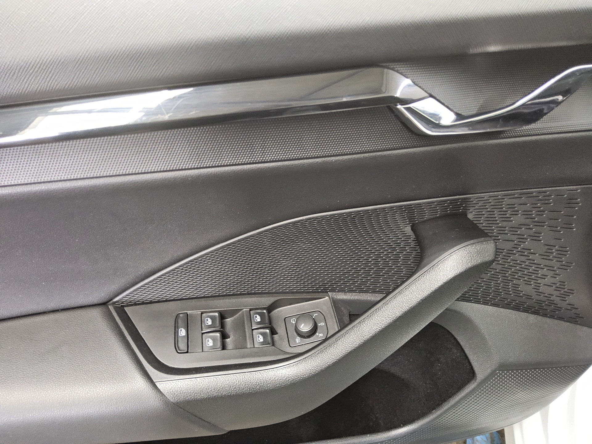 Skoda Octavia Kombi 2.0 TDI Tour Navi LED vc ACC 10