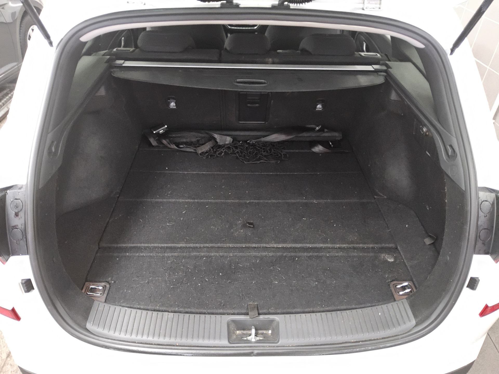 Hyundai i30 1.6 CRDI Intro Ed. Navi LED RfK PDC Shz BT 11