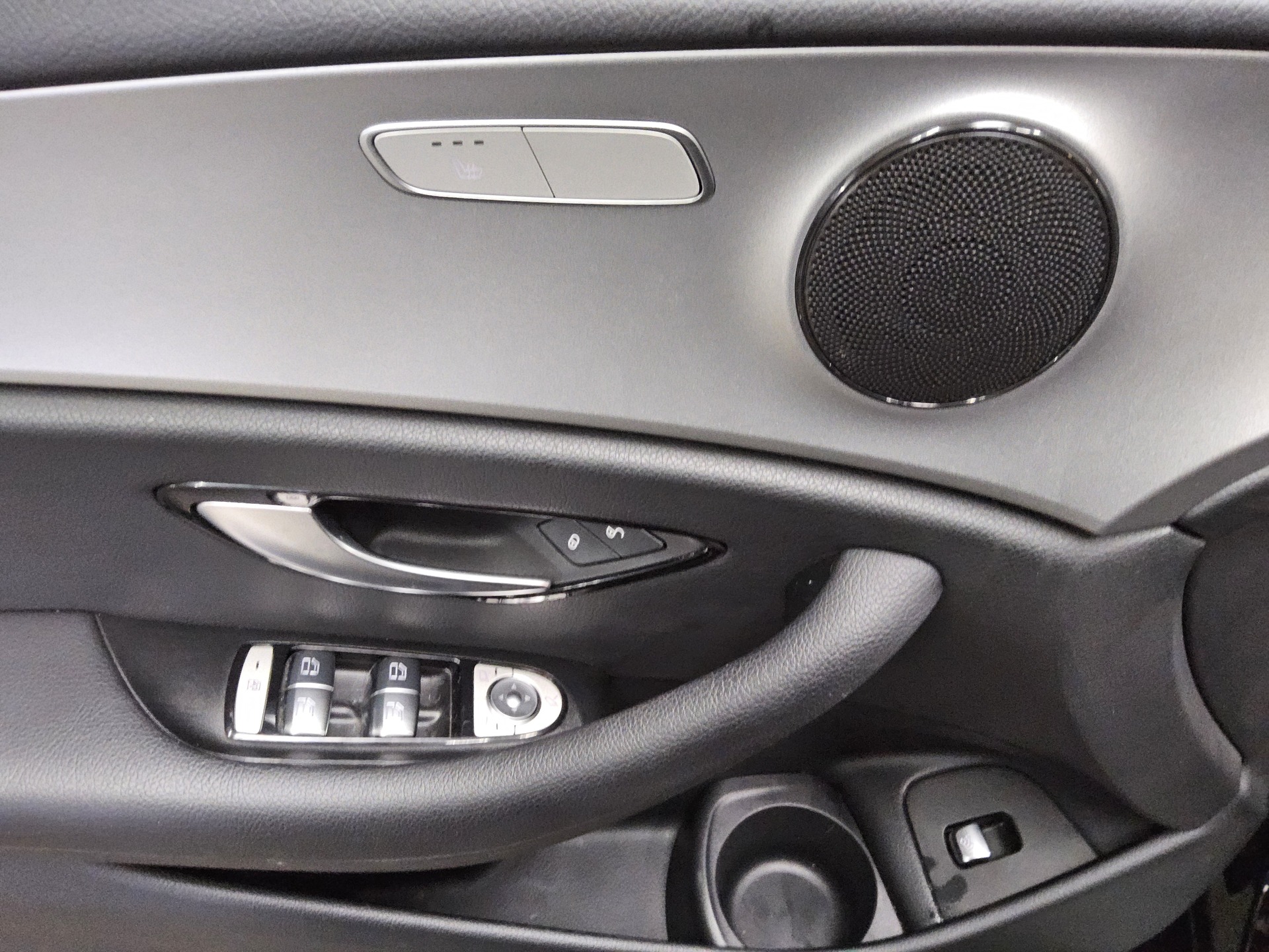 Mercedes-Benz E 300 T de Avantgarde Navi LED RfK Shz PDC 10