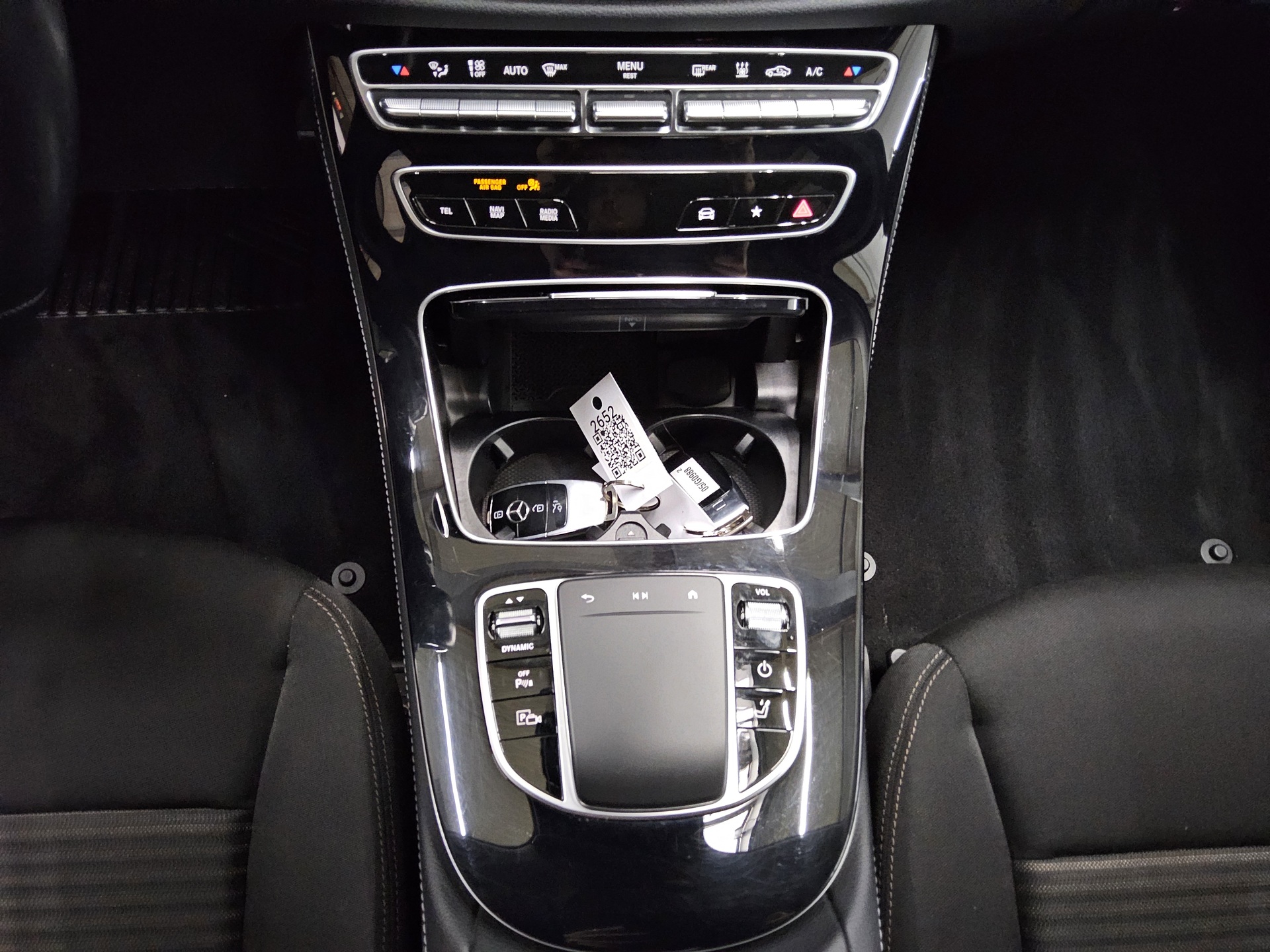 Mercedes-Benz E 300 T de Avantgarde Navi LED RfK Shz PDC 6