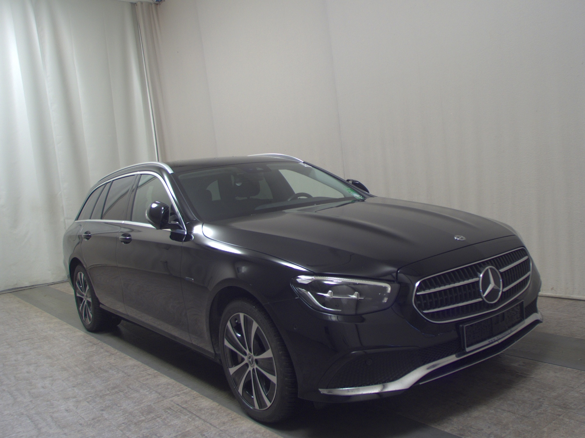 Mercedes-Benz E 300 T de Avantgarde Navi LED RfK Shz PDC 3