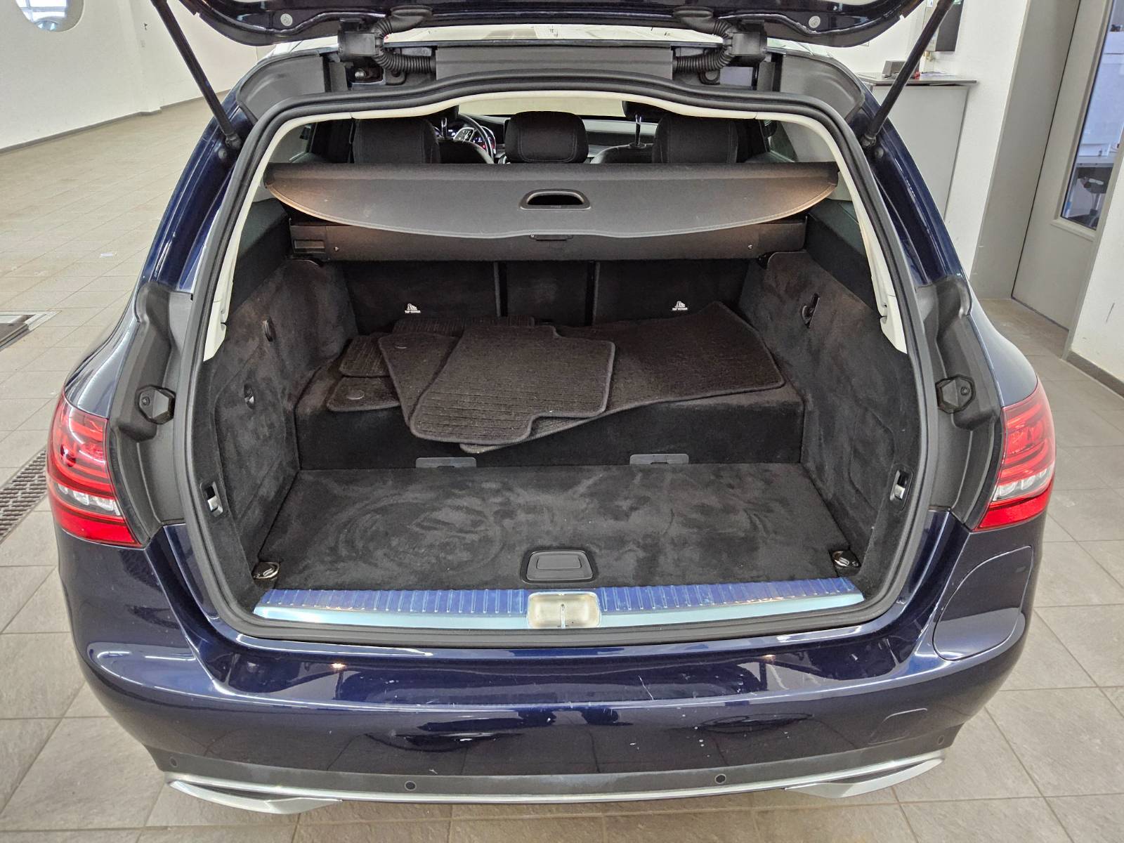 Mercedes-Benz C 300 T de Avantgarde T-Leder Navi LED Burmester 11