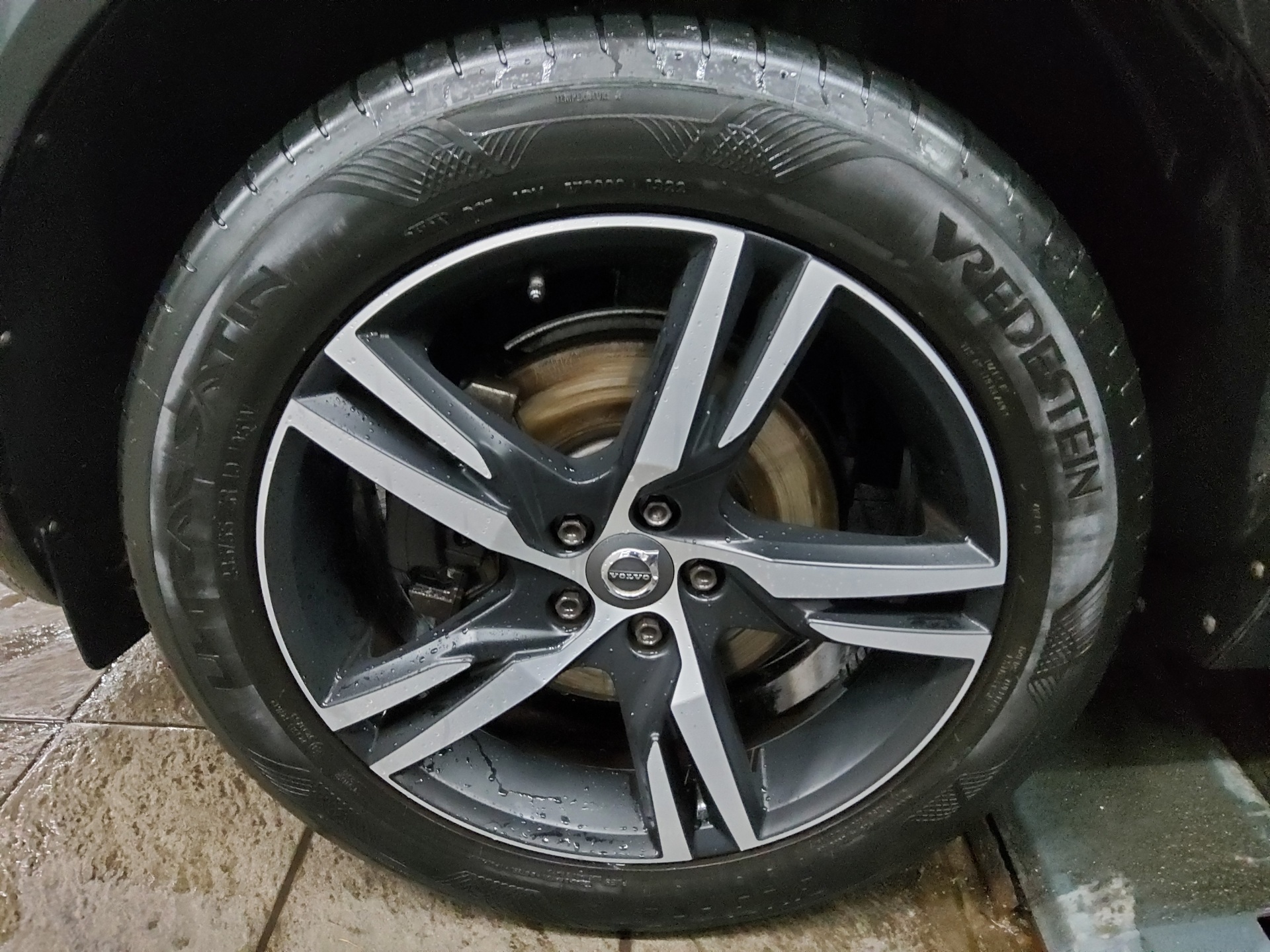 Volvo XC60 D4 R-Design T-Leder Navi LED Pano AHK StHzg 11