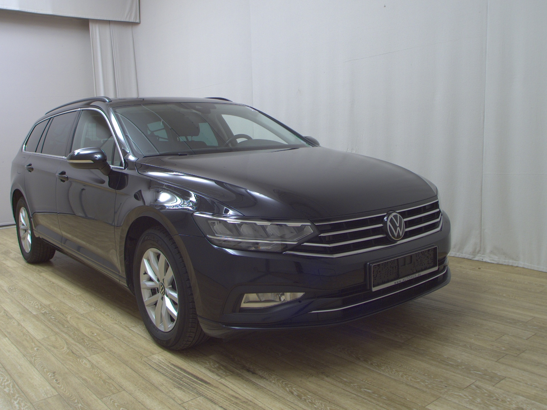 Volkswagen Passat Var. 2.0 TDI Business Navi LED Pano Sthzg 3