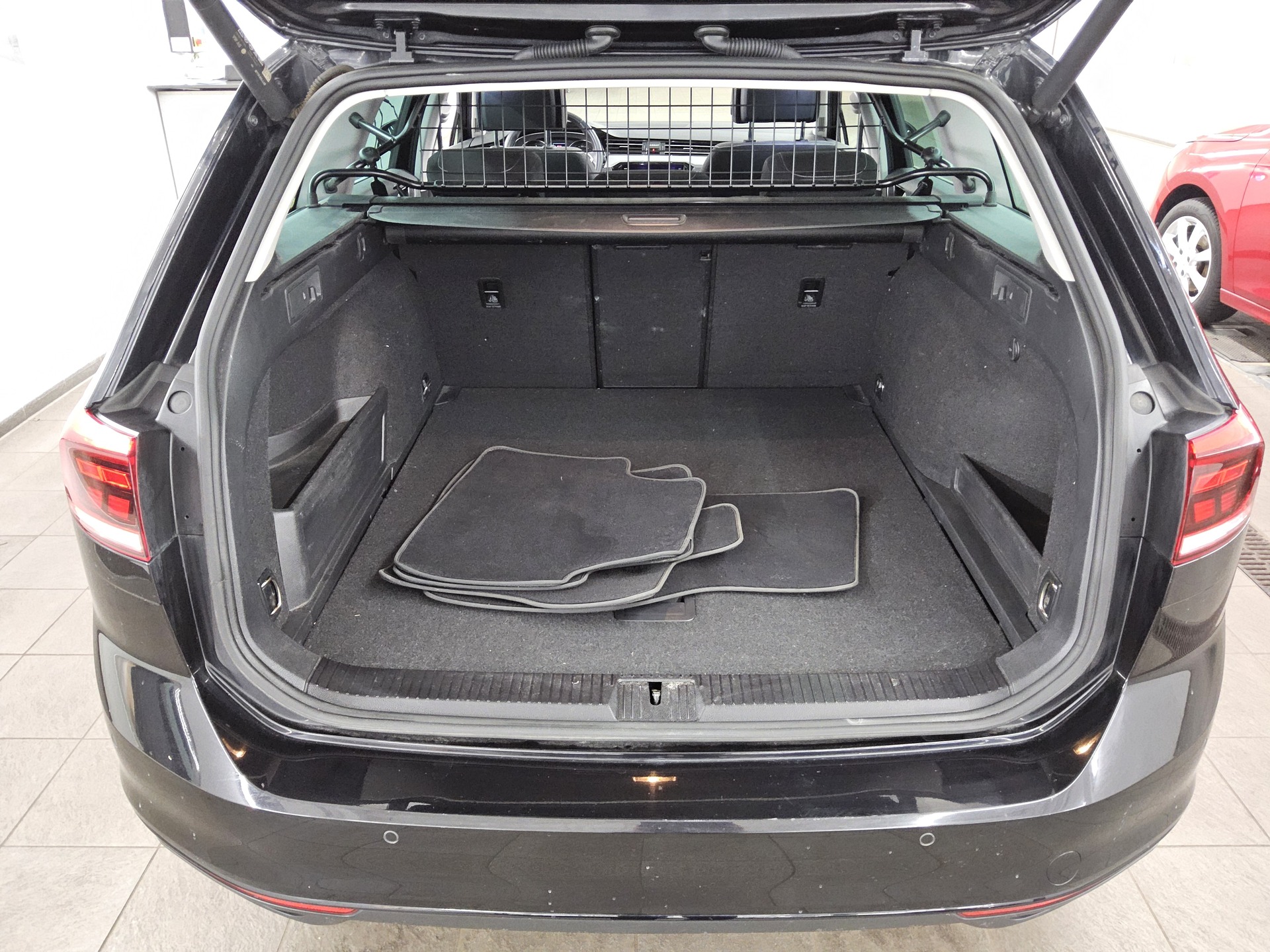 Volkswagen Passat Var. 2.0 TDI Business Navi LED Pano Sthzg 11