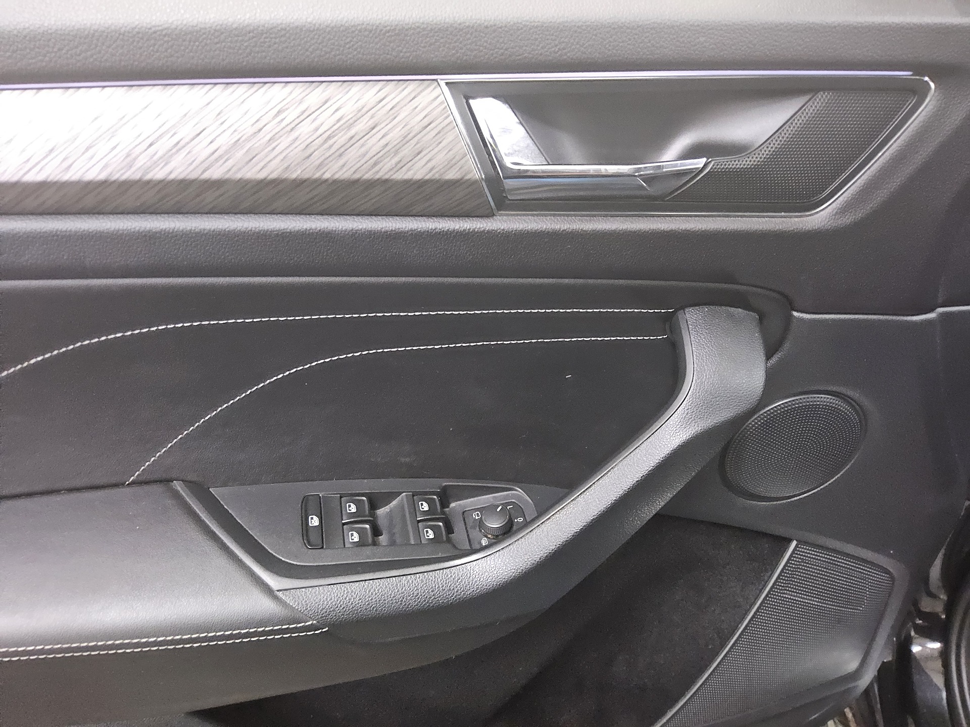 Skoda Kodiaq 2.0 TDI Style T-Leder Navi LED vc RfK AHK 10