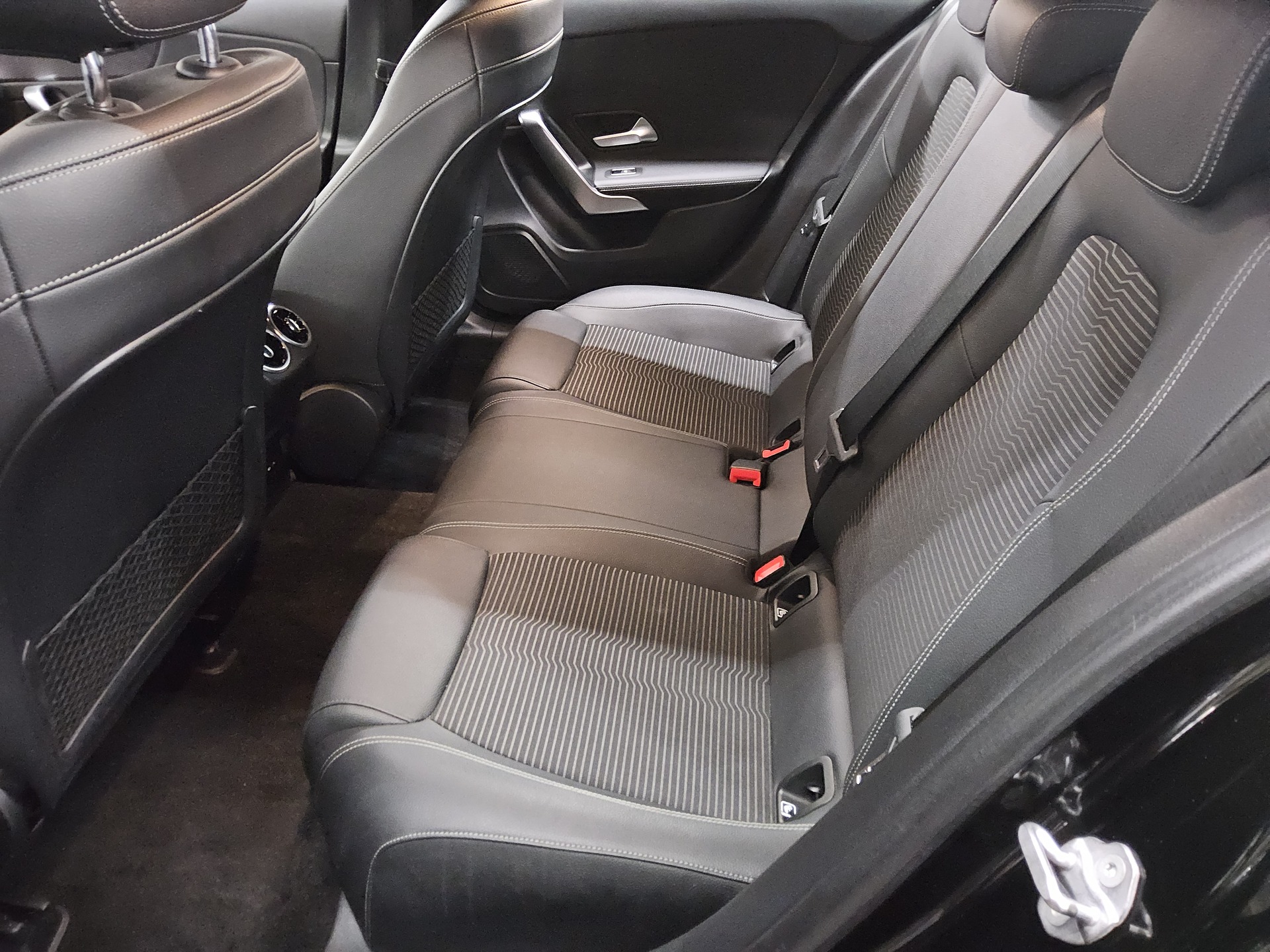 Mercedes-Benz A 200 d Progressive T-Leder Navi PDC LED RfK 13