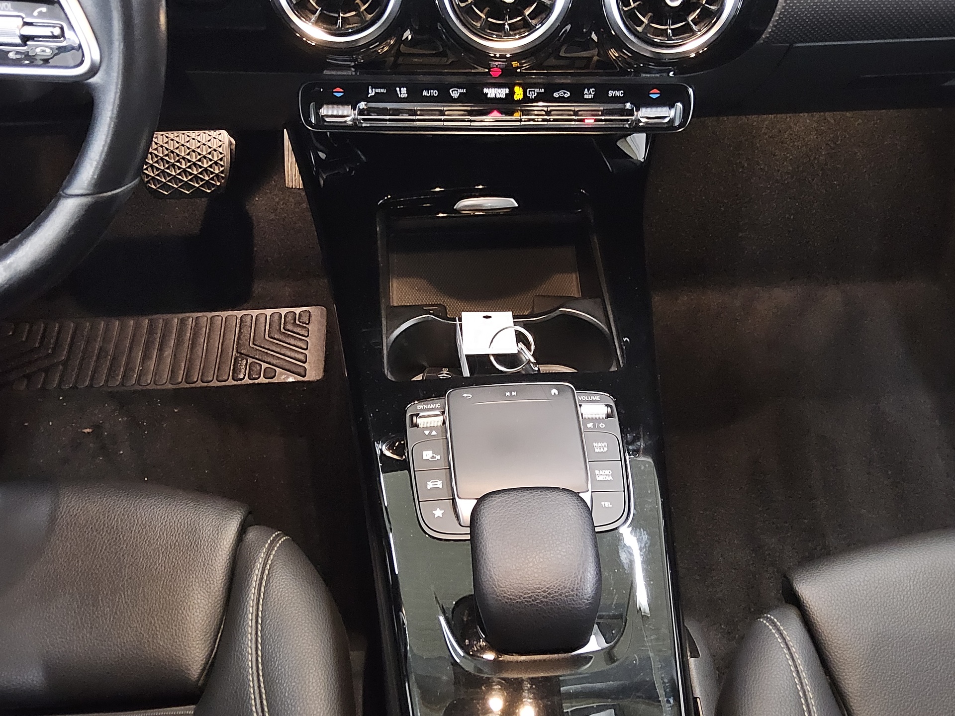 Mercedes-Benz A 200 d Progressive T-Leder Navi PDC LED RfK 6