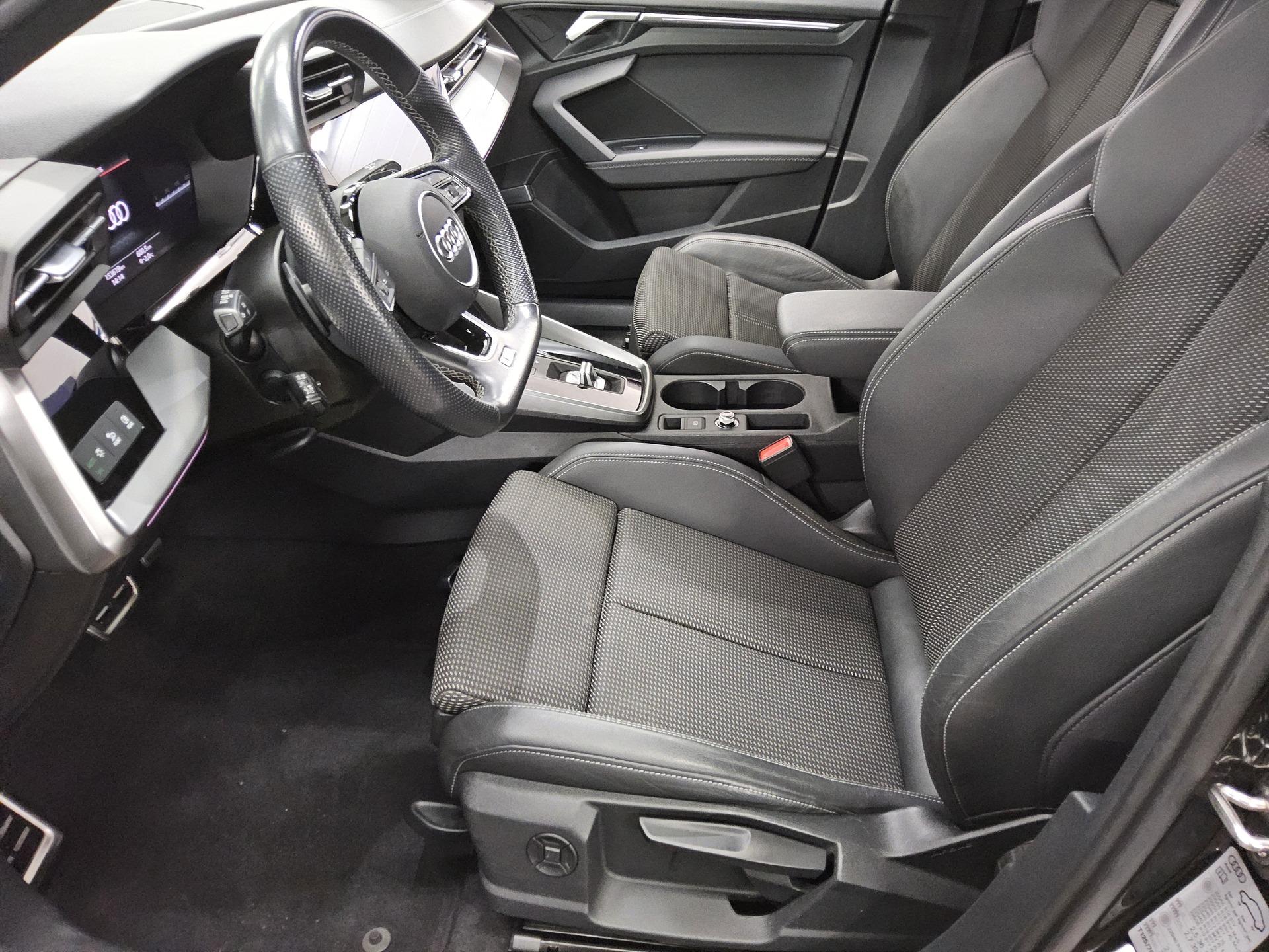 Audi A3 Lim. 35 TFSI 2x S-Line Navi LED vc B&O ACC 9