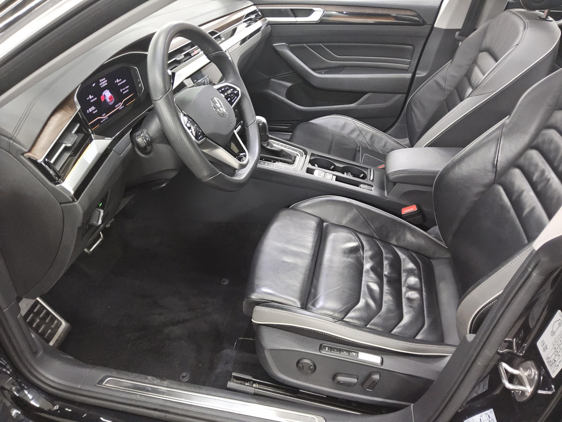 Volkswagen Arteon SB 2.0 TSI Elegance DCC Leder 360° Pano 9